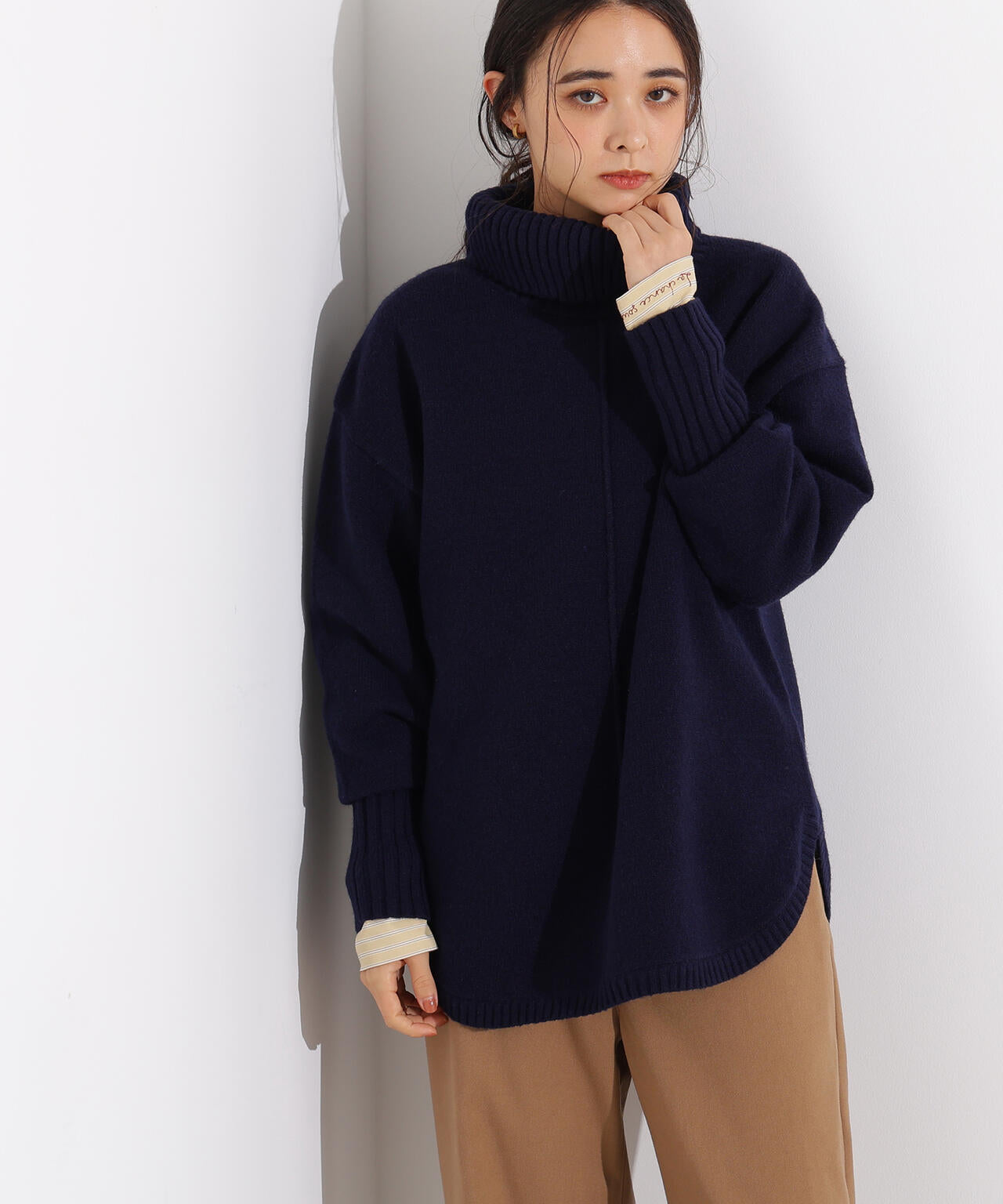 タートルネックオーバーニット