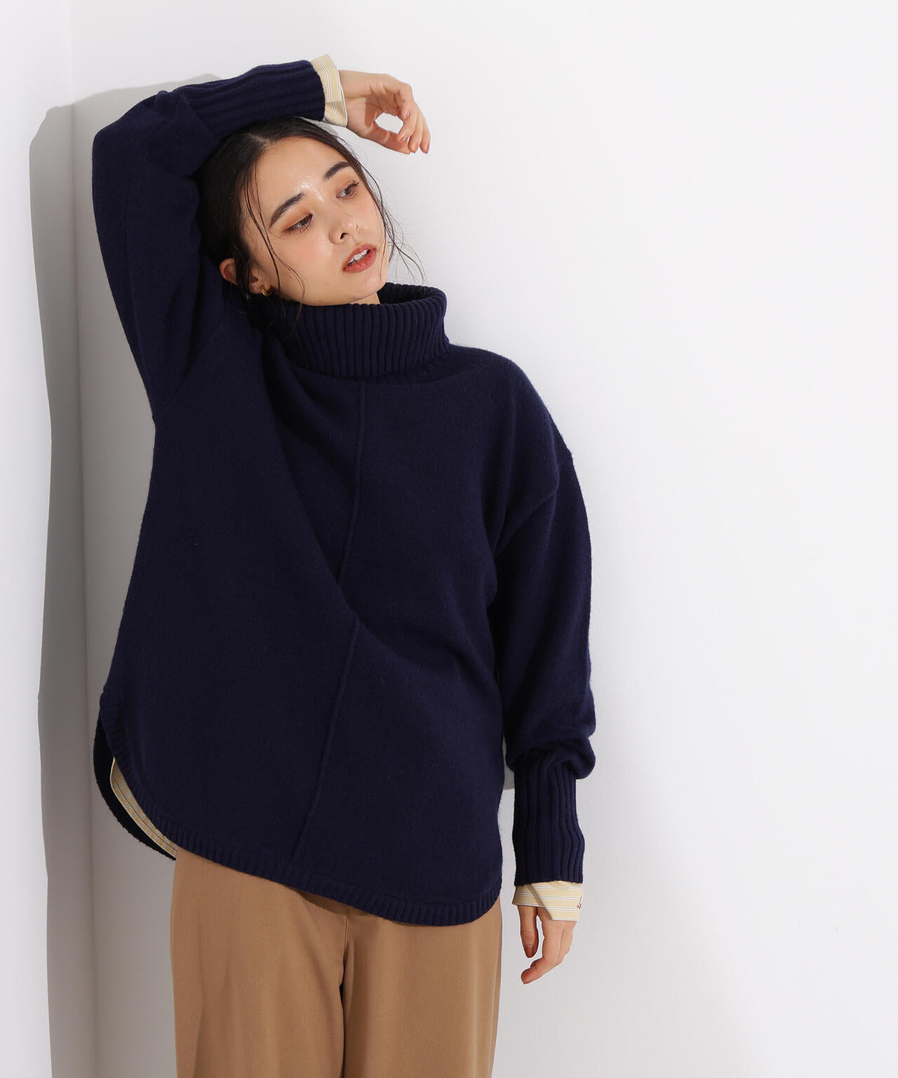 タートルネックオーバーニット