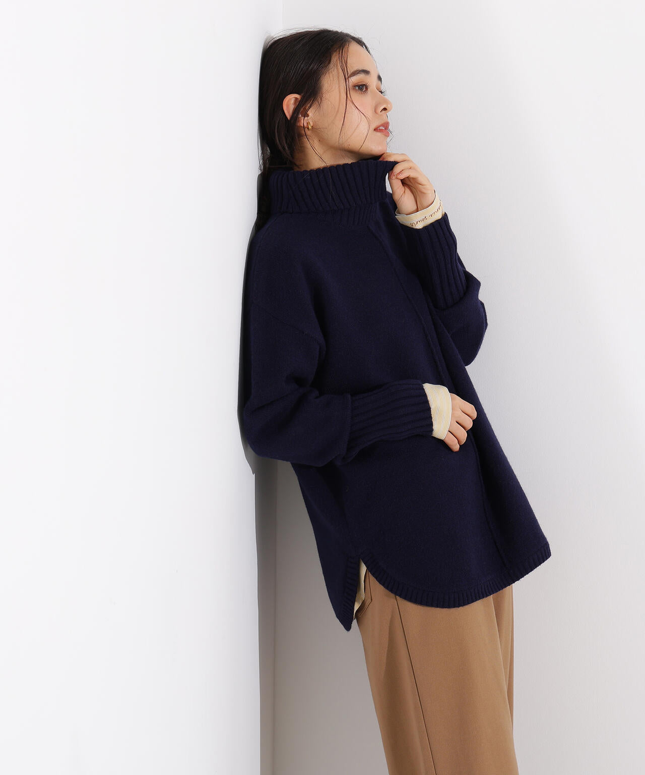 タートルネックオーバーニット