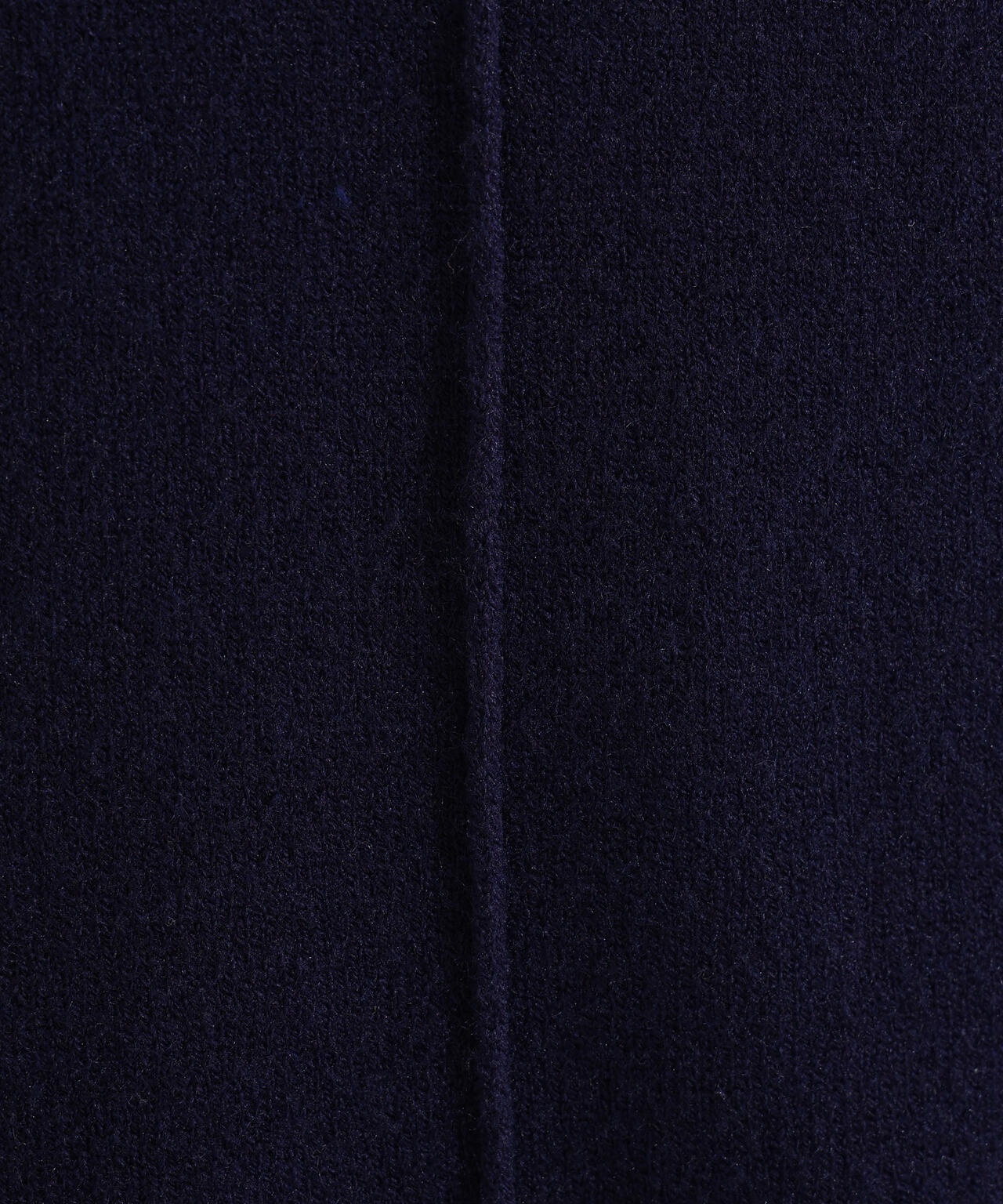 タートルネックオーバーニット