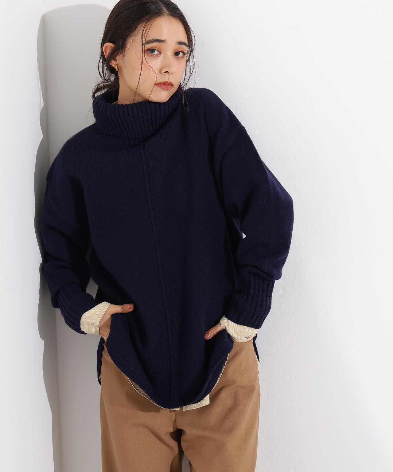 タートルネックオーバーニット