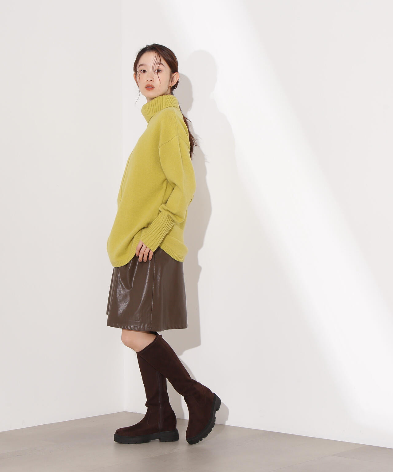 タートルネックオーバーニット