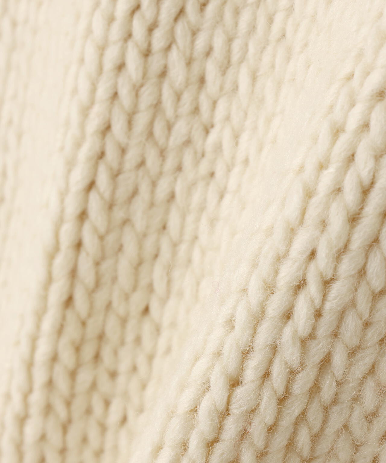 ミドルゲージフォルムニット