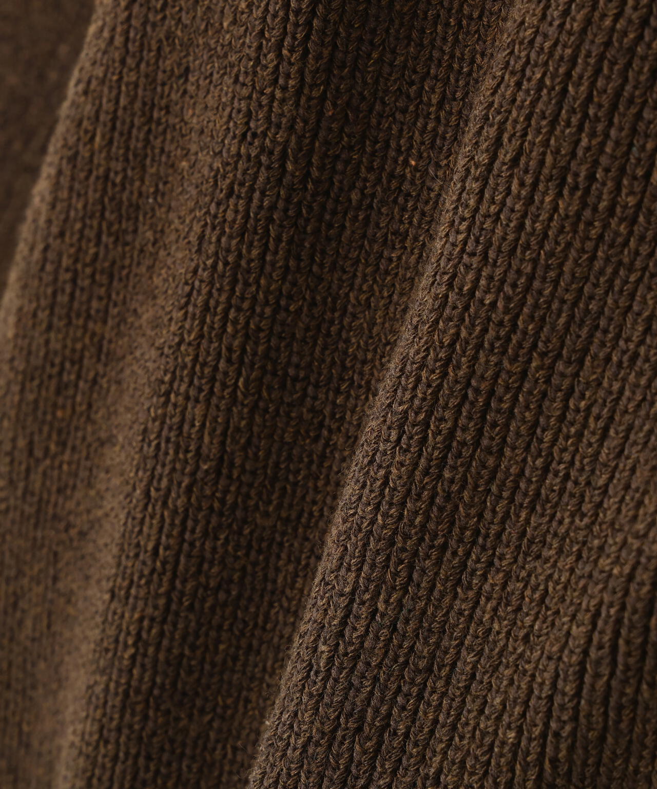 【岸本セシルさん着用】Vネックフォルムカーディガン