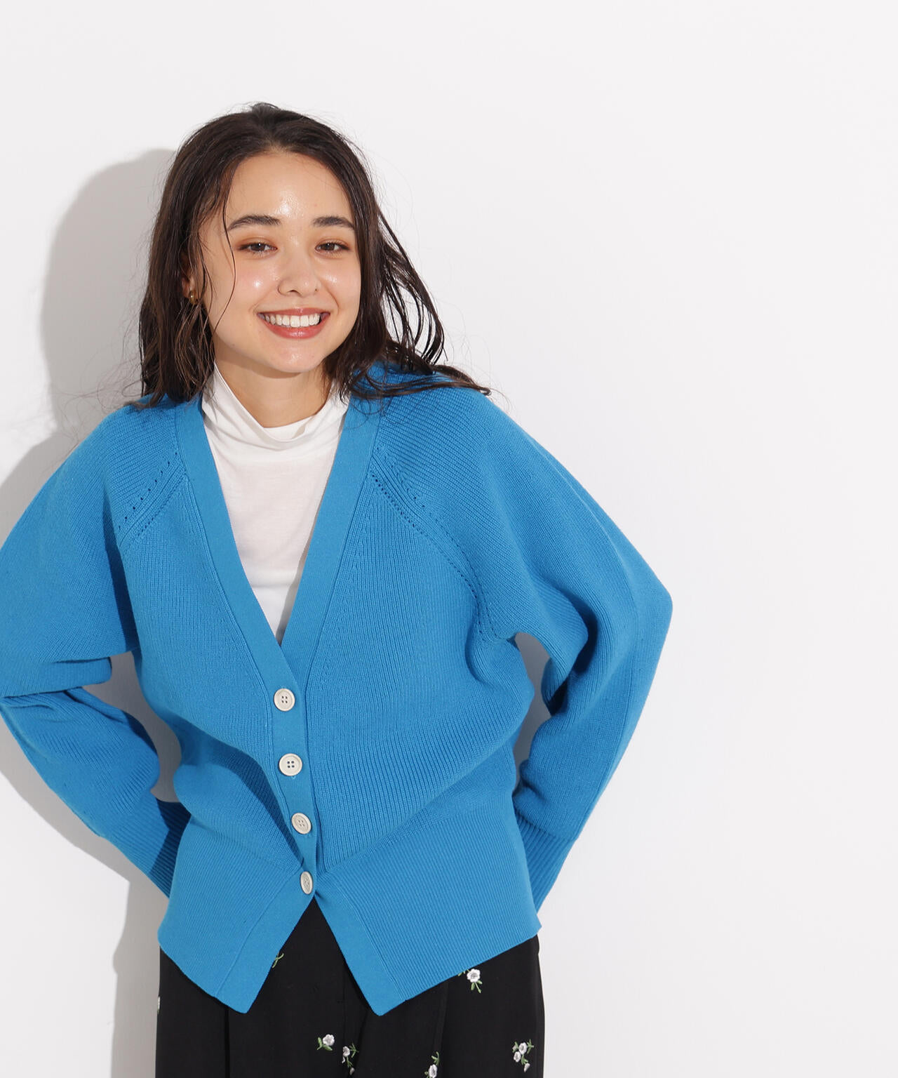 岸本セシルさん着用】Vネックフォルムカーディガン | N. Natural