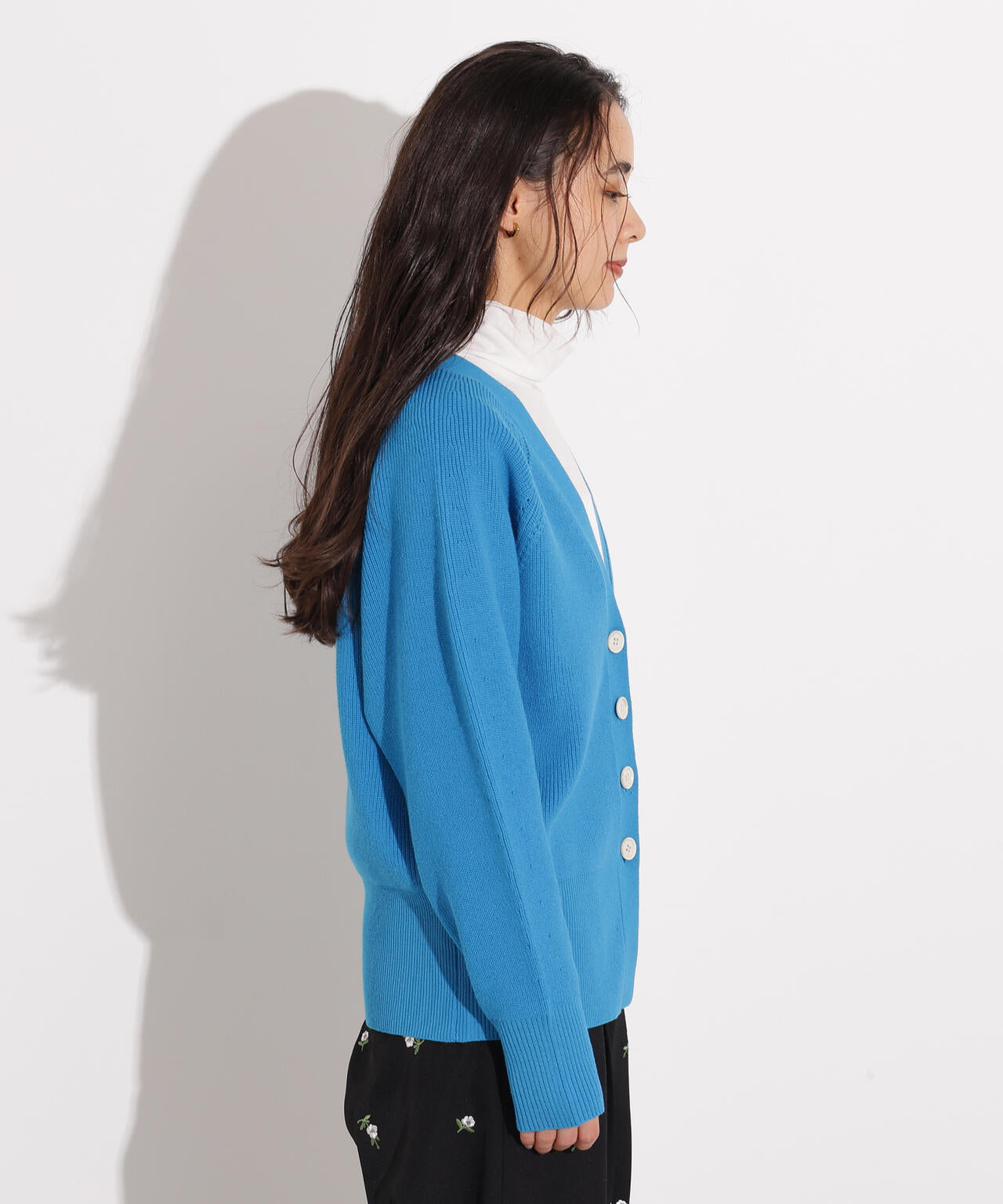 【岸本セシルさん着用】Vネックフォルムカーディガン