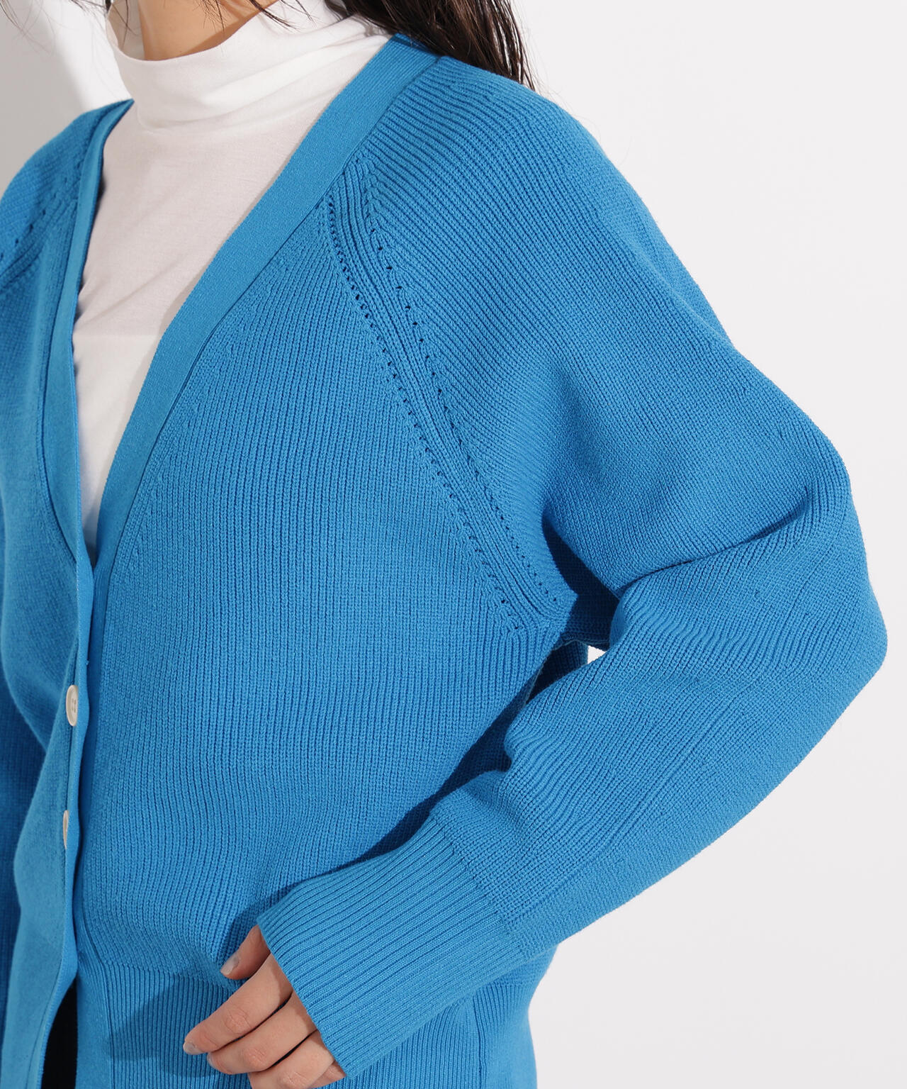 【岸本セシルさん着用】Vネックフォルムカーディガン