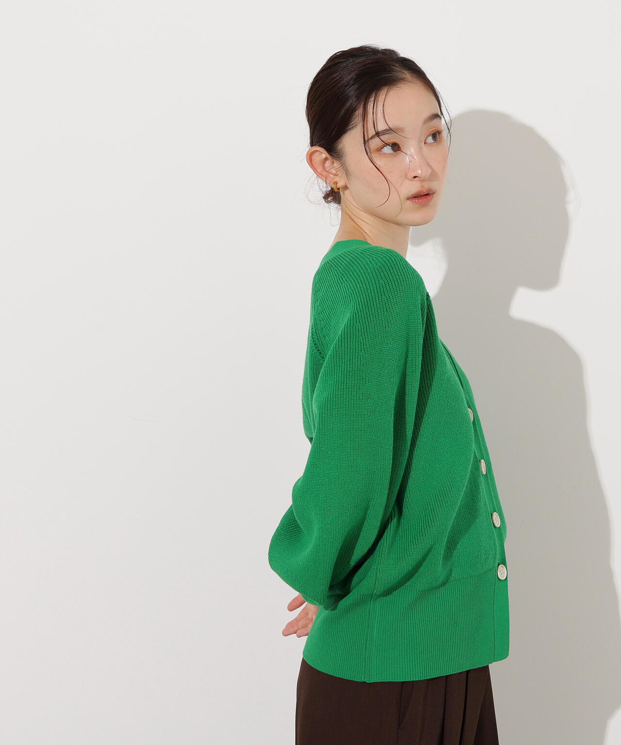 【岸本セシルさん着用】Vネックフォルムカーディガン