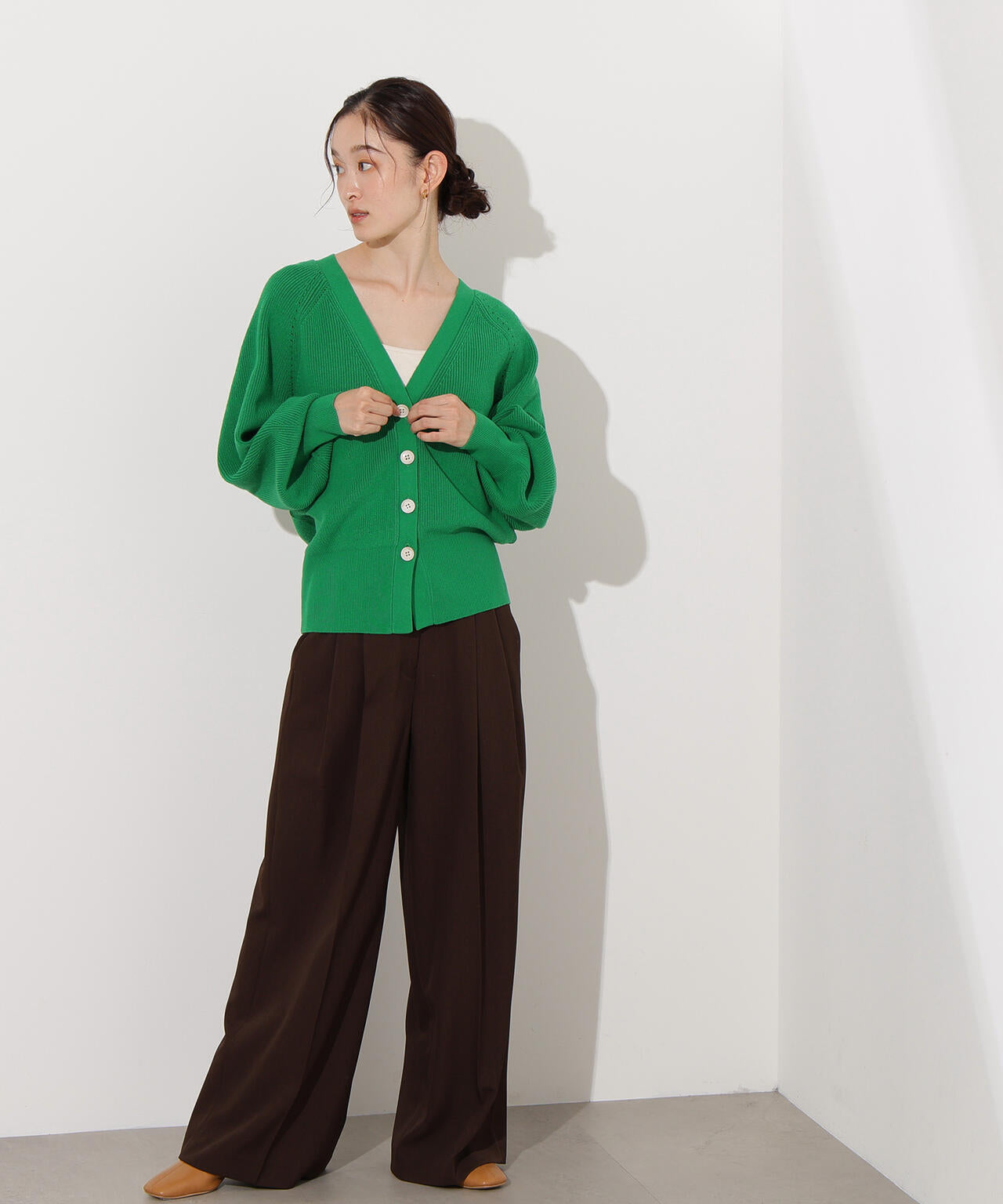 【岸本セシルさん着用】Vネックフォルムカーディガン