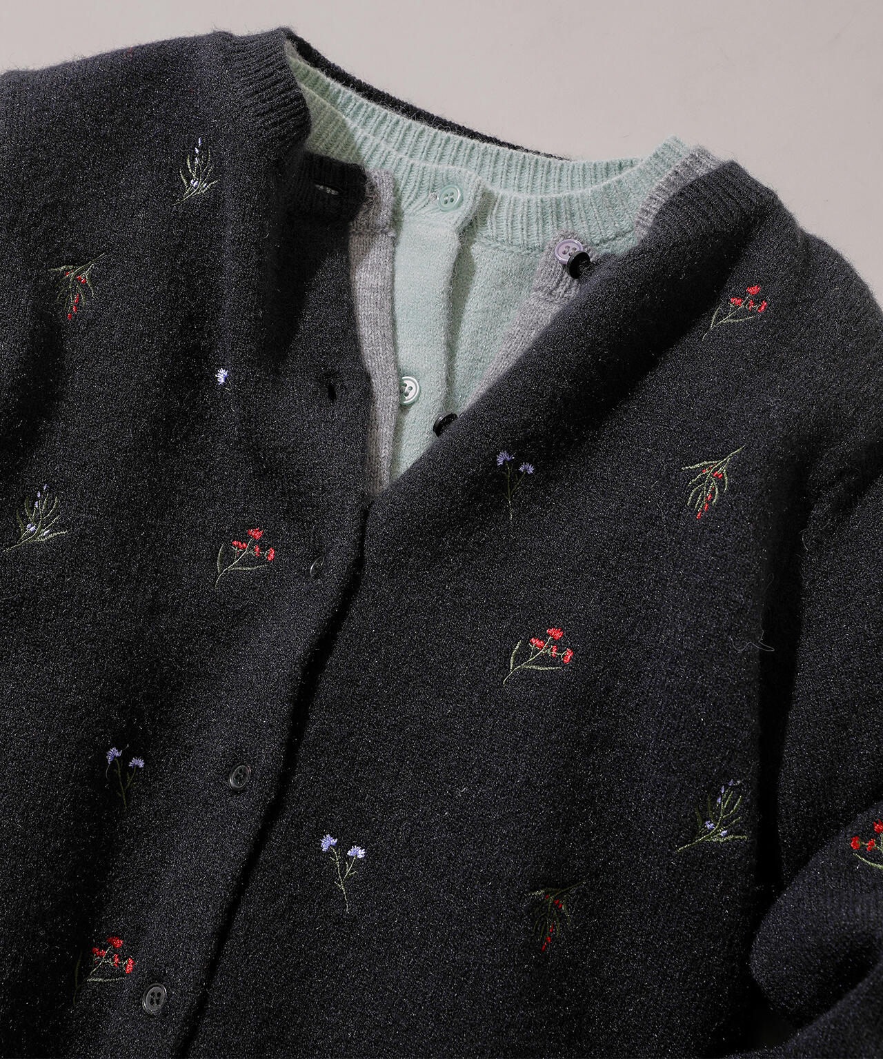 岸本セシルさん着用】フラワー刺繍カーディガン | N. Natural