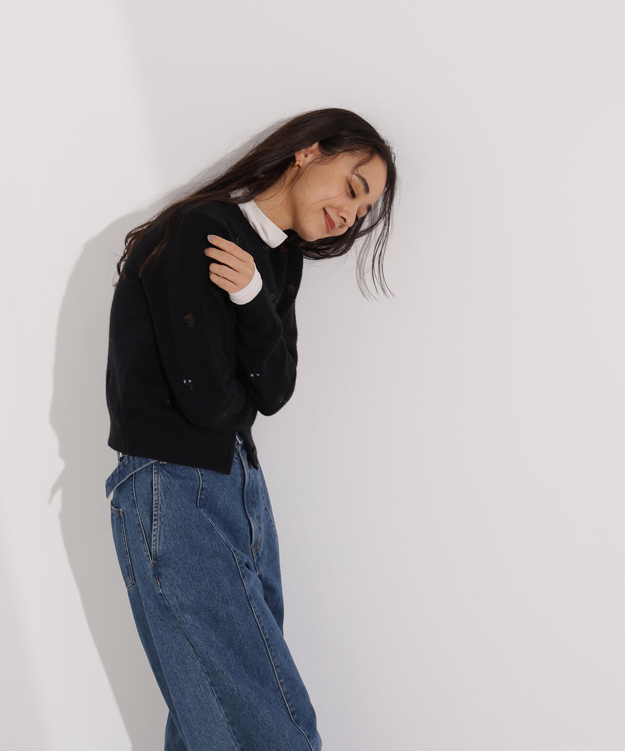 【岸本セシルさん着用】フラワー刺繍カーディガン