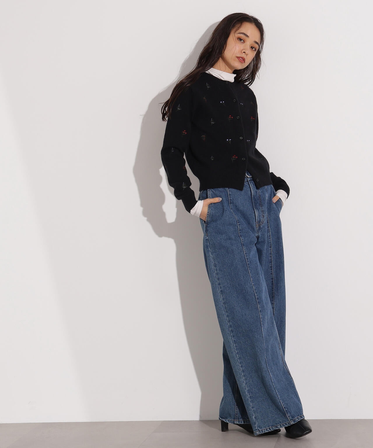 【岸本セシルさん着用】フラワー刺繍カーディガン