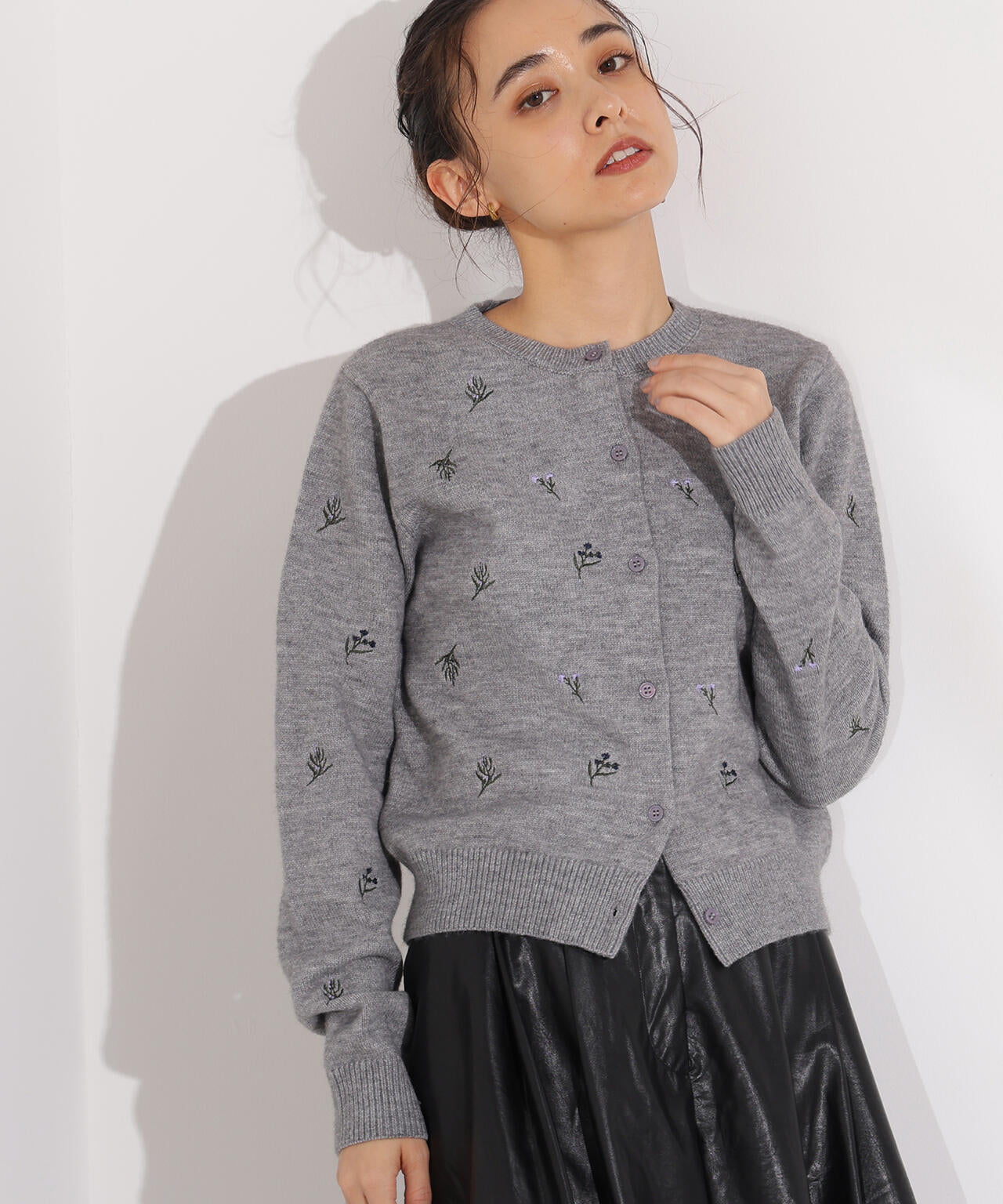 【岸本セシルさん着用】フラワー刺繍カーディガン