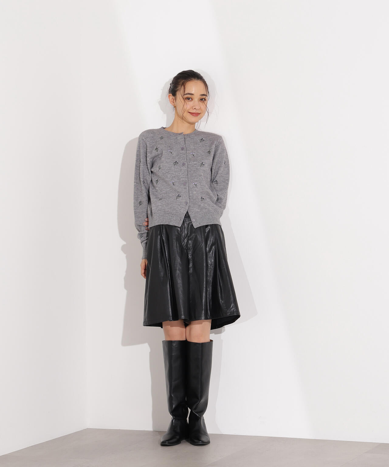 【岸本セシルさん着用】フラワー刺繍カーディガン