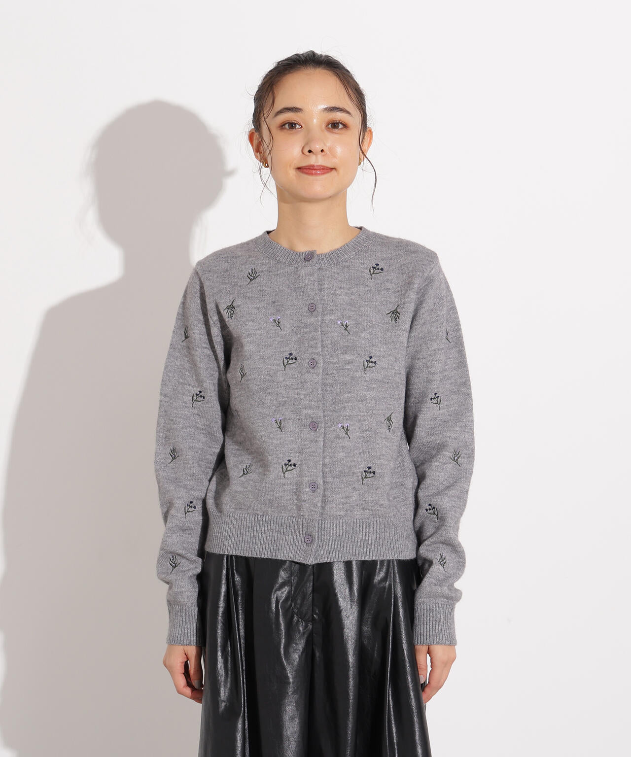 岸本セシルさん着用】フラワー刺繍カーディガン | N. Natural