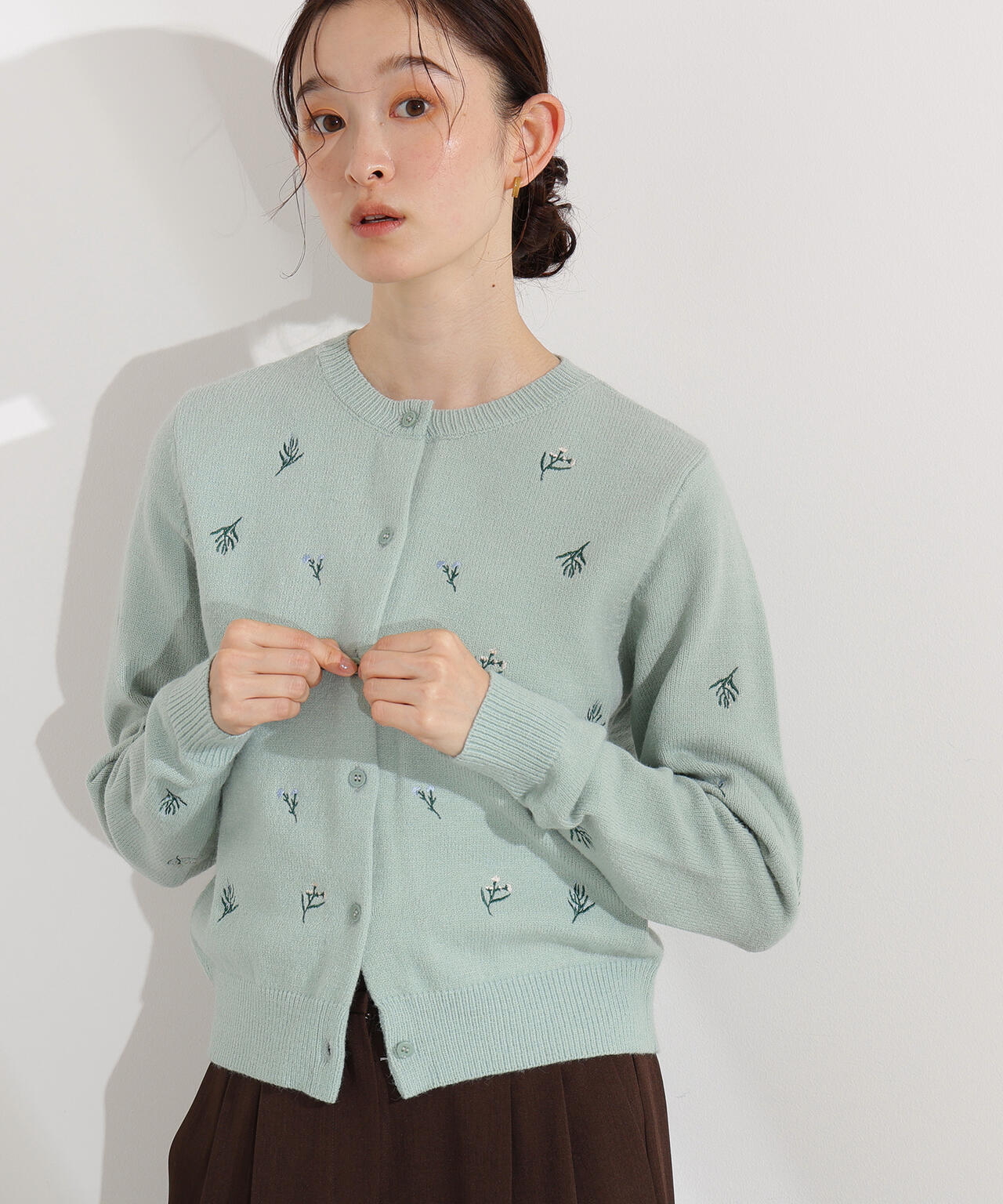 岸本セシルさん着用】フラワー刺繍カーディガン | N. Natural Beauty