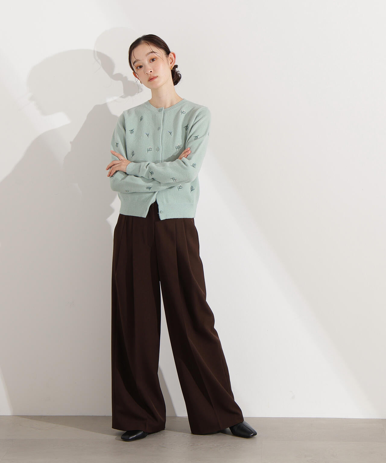 【岸本セシルさん着用】フラワー刺繍カーディガン