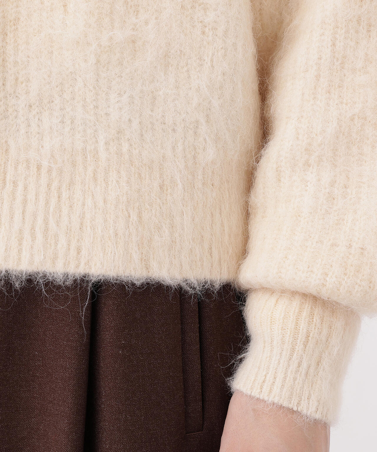 【岸本セシルさん着用】クルーネックフェザーカーディガン