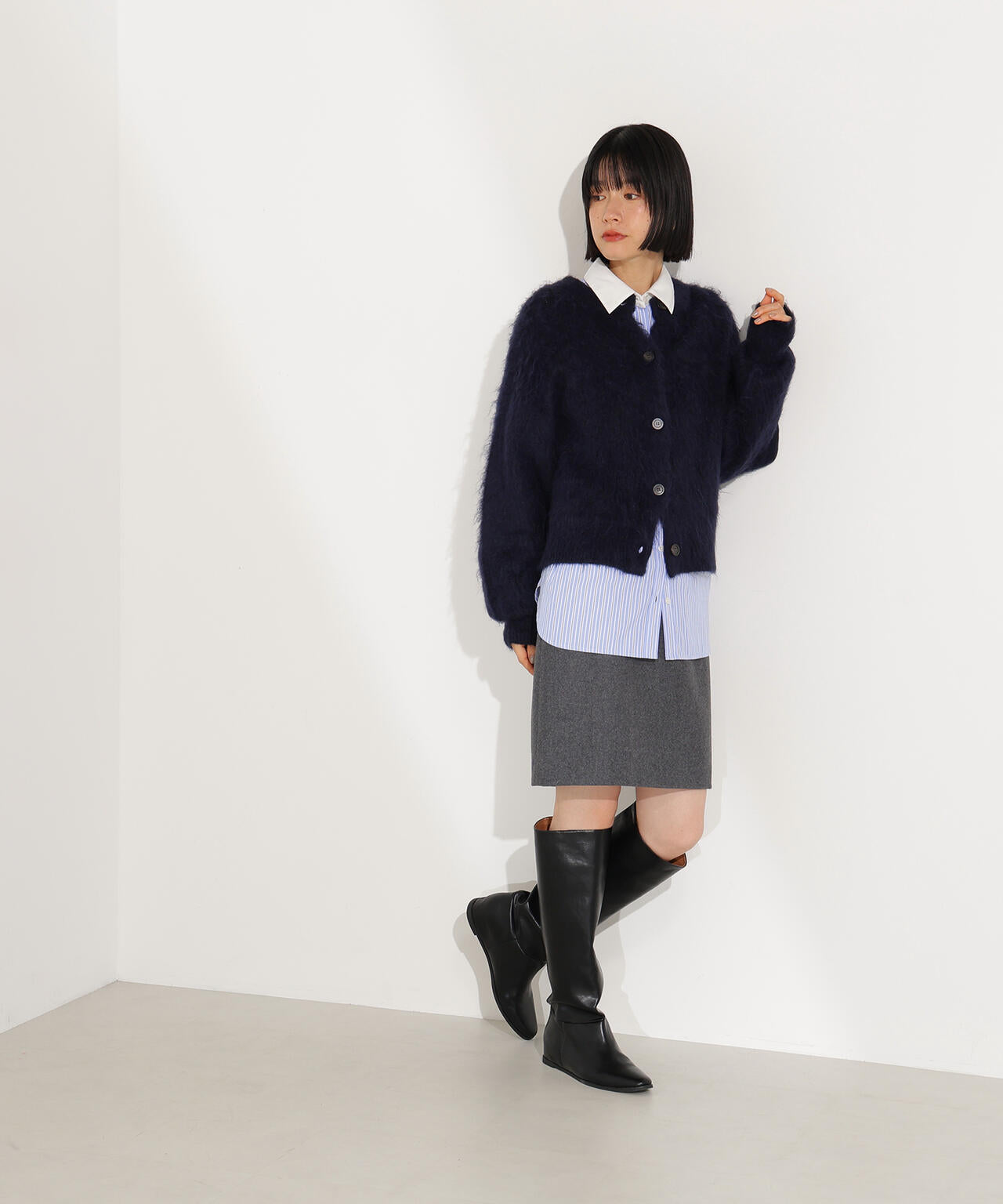 【岸本セシルさん着用】クルーネックフェザーカーディガン