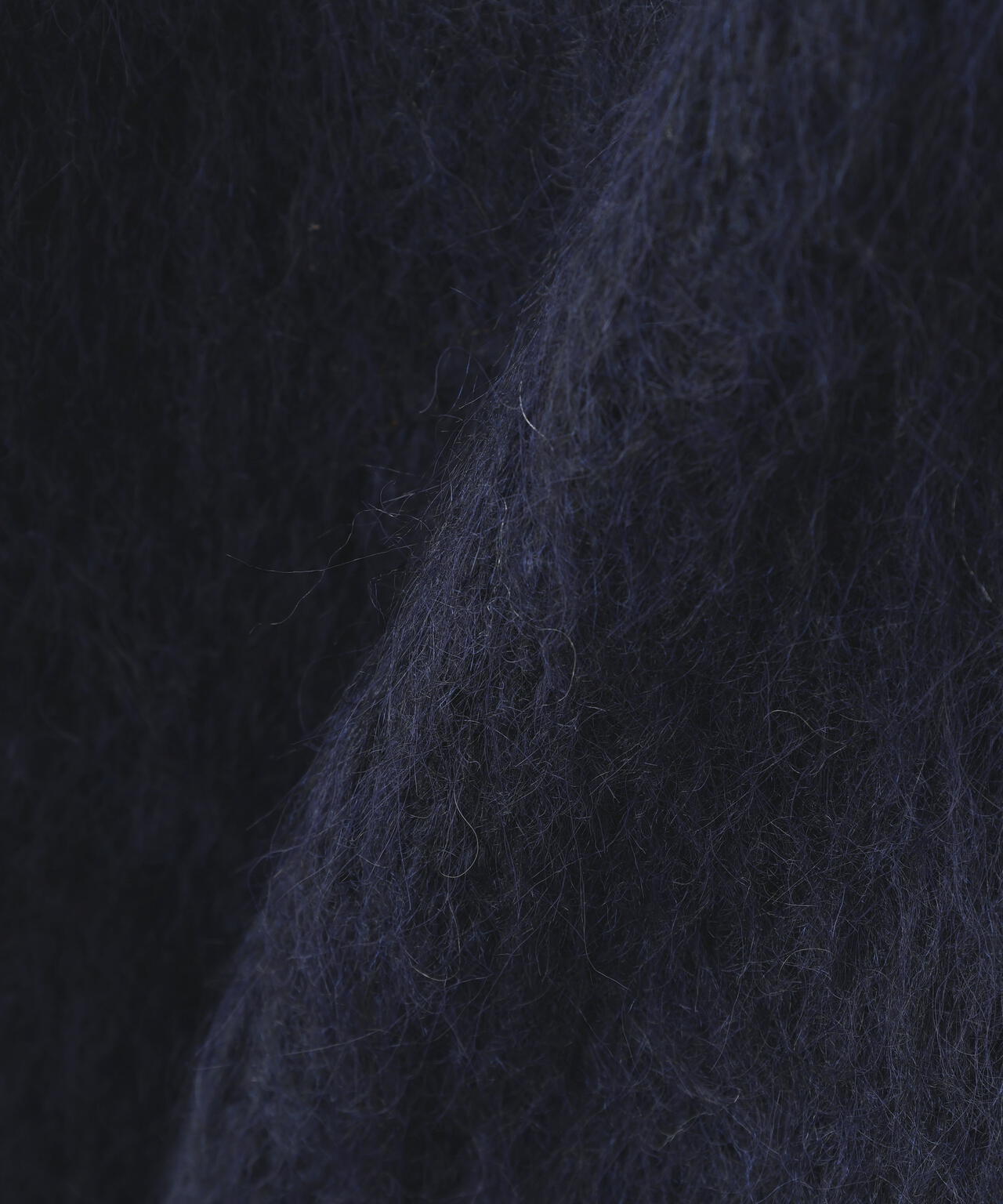 【岸本セシルさん着用】クルーネックフェザーカーディガン