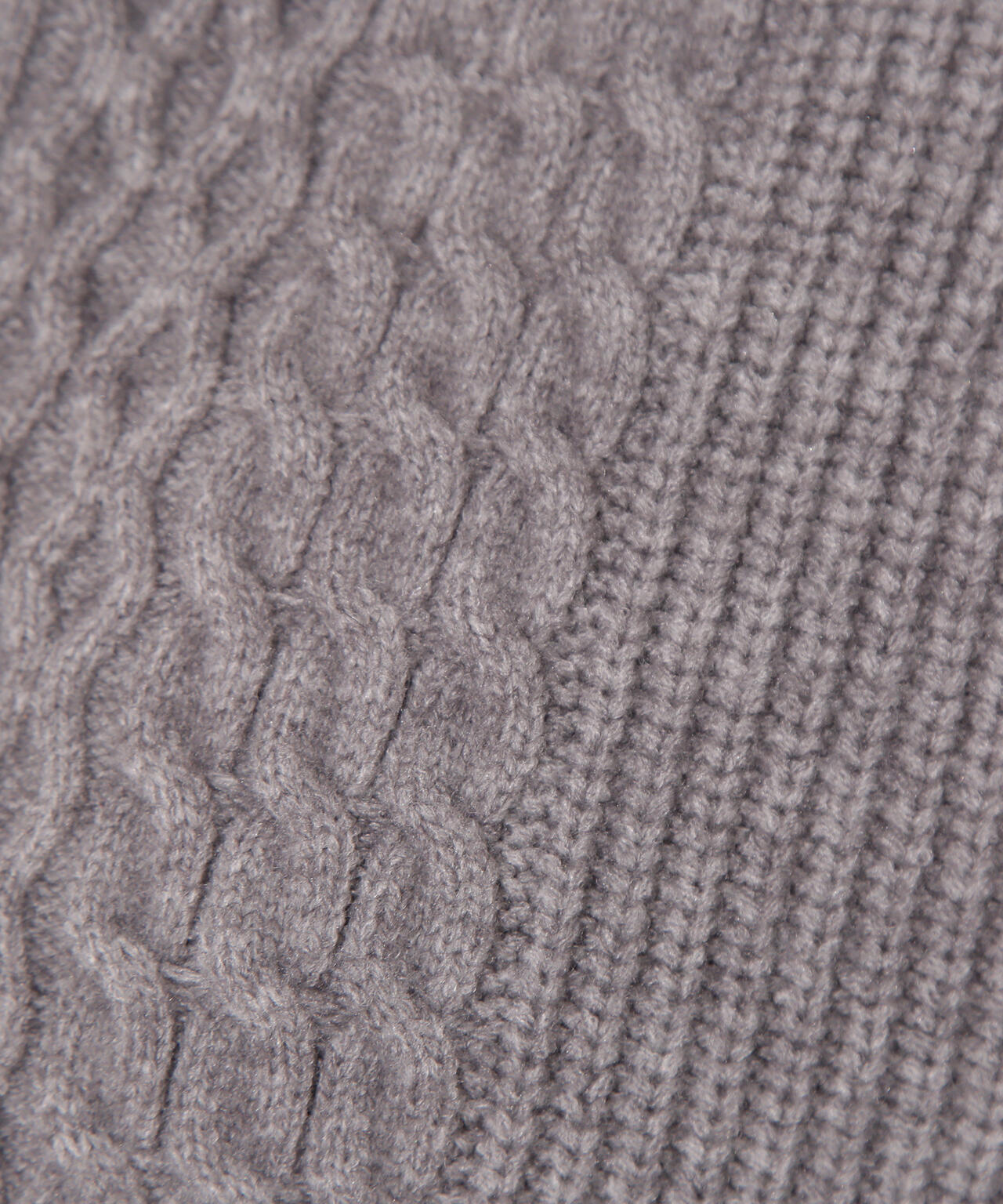 【岸本セシルさん着用】ケーブルステッチカーディガン