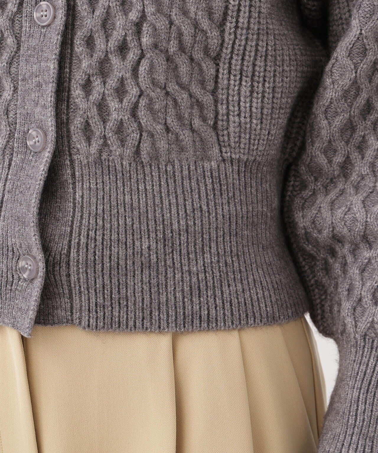 【岸本セシルさん着用】ケーブルステッチカーディガン