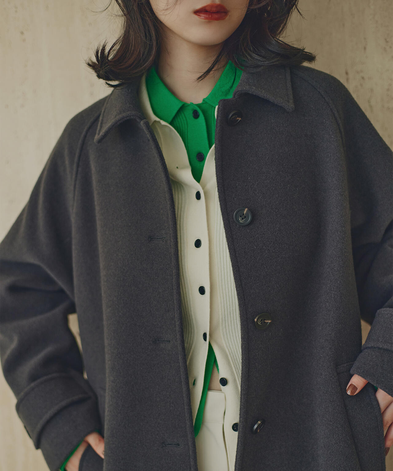 【岸本セシルさん着用】ポロ襟フレアカフスニット