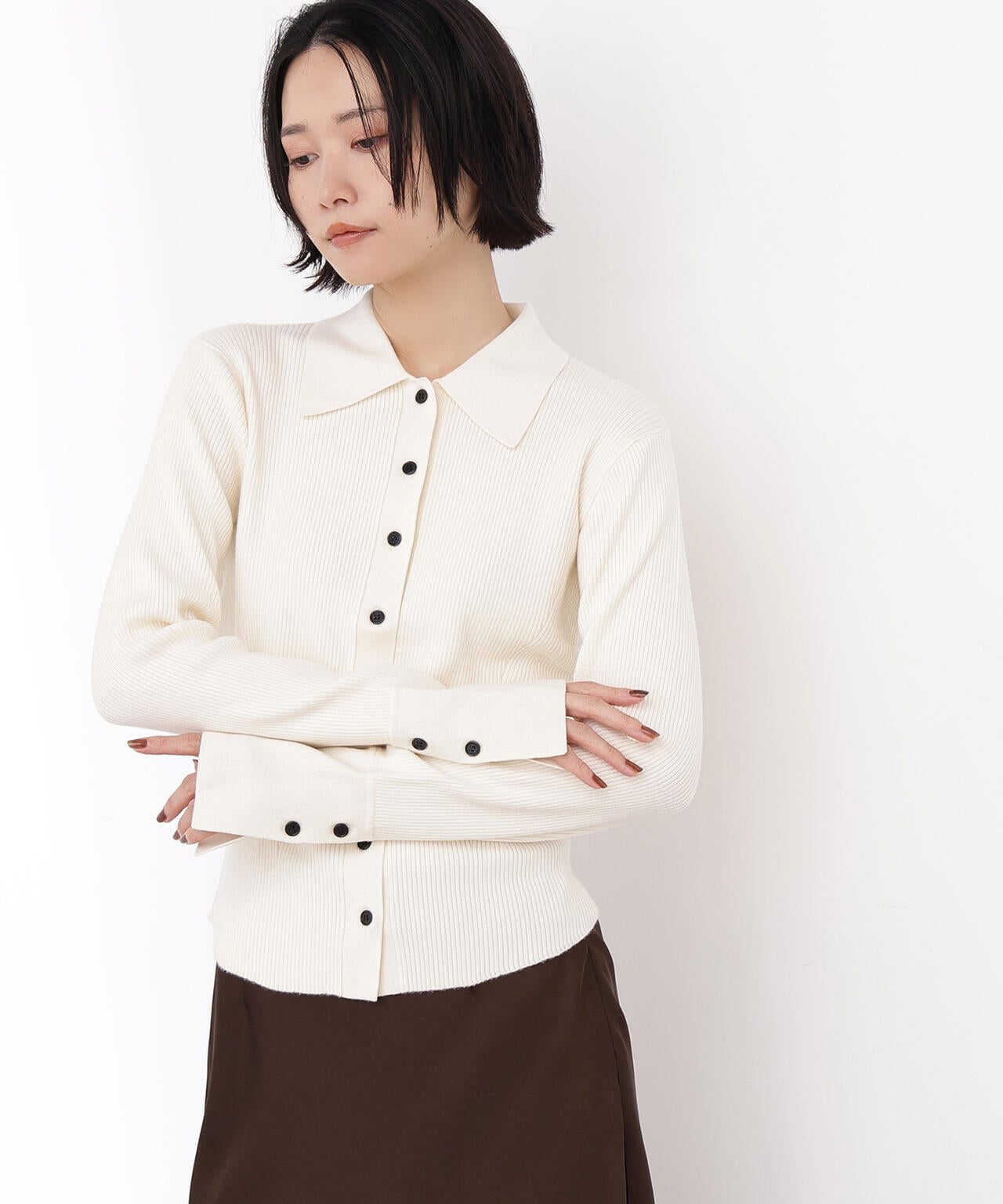 【岸本セシルさん着用】ポロ襟フレアカフスニット