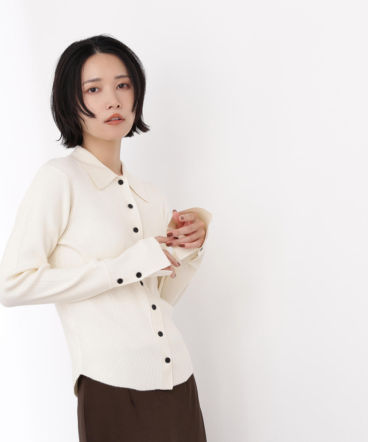 岸本セシルさん着用】ポロ襟フレアカフスニット | N. Natural Beauty