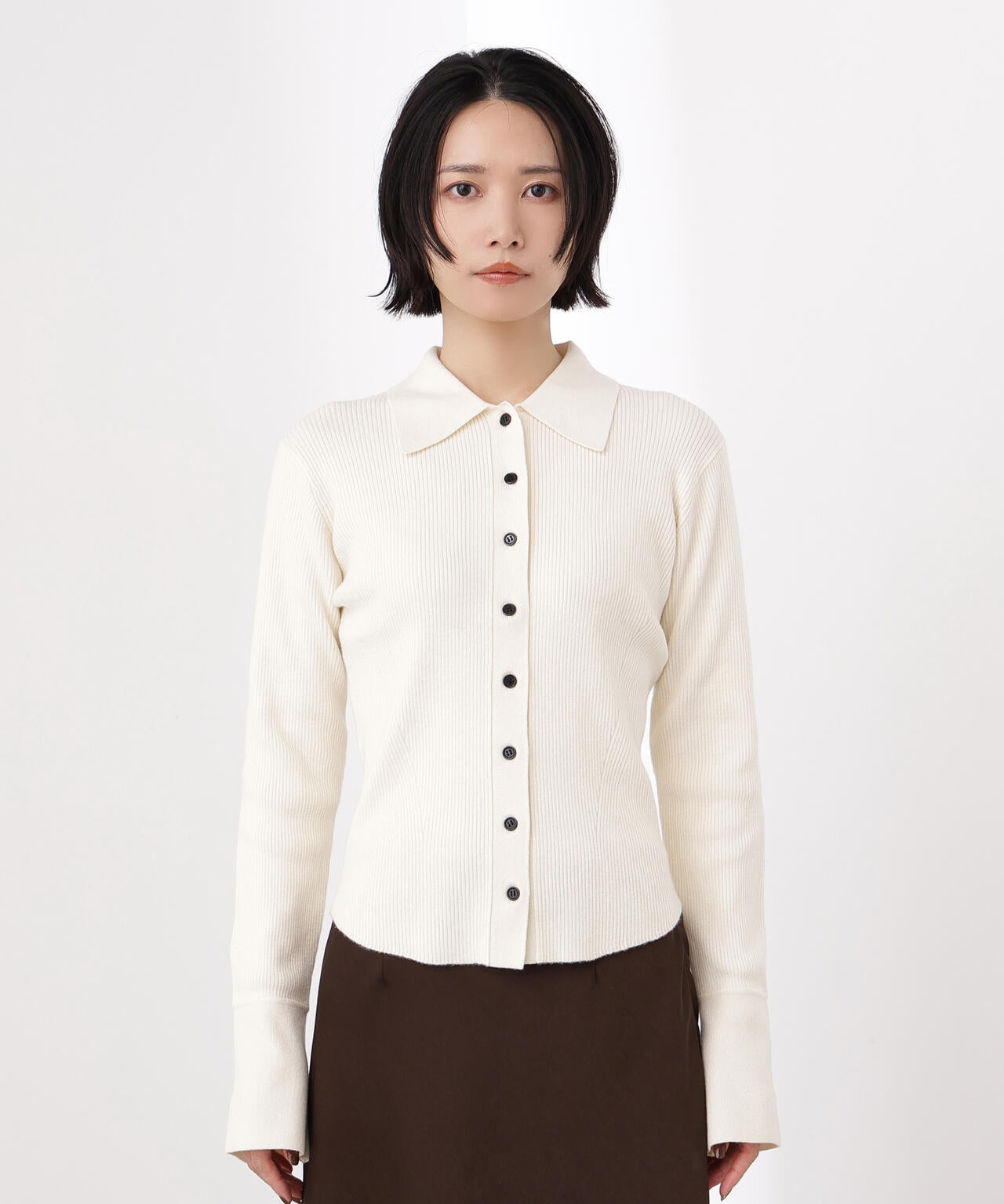 【岸本セシルさん着用】ポロ襟フレアカフスニット