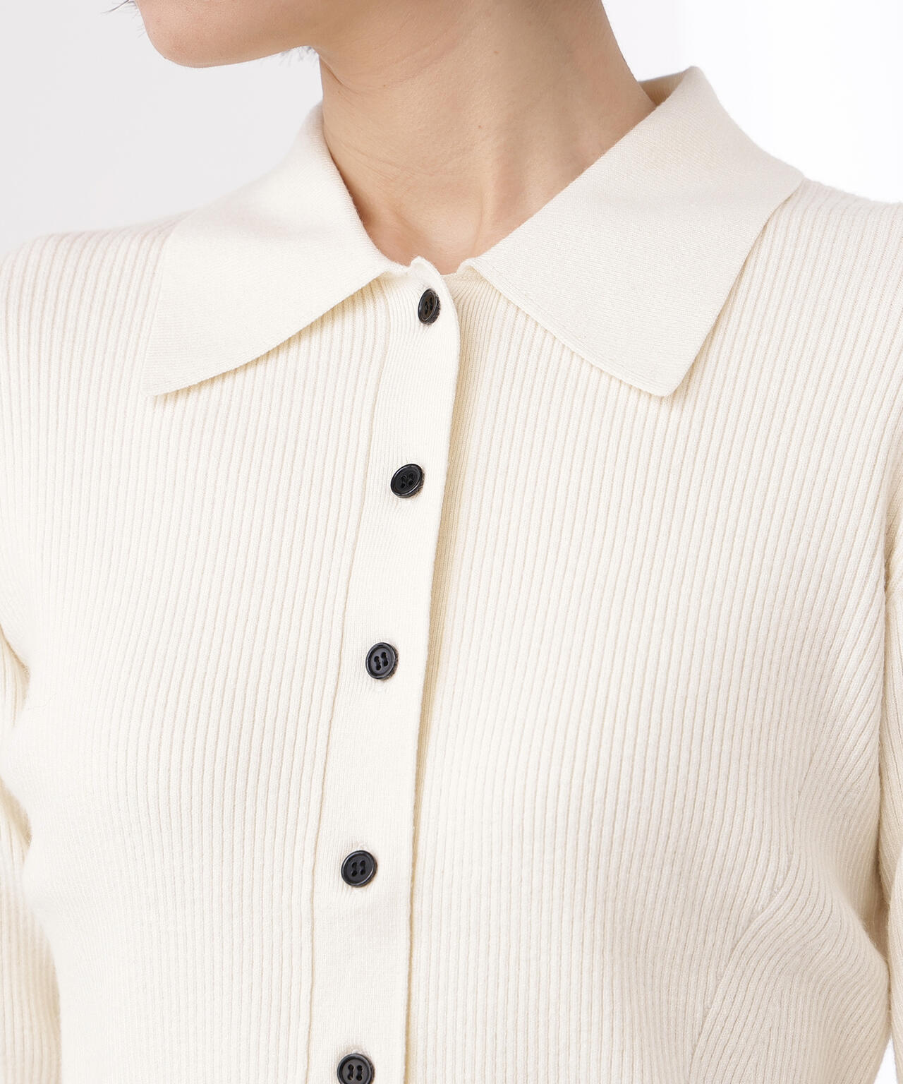 【岸本セシルさん着用】ポロ襟フレアカフスニット