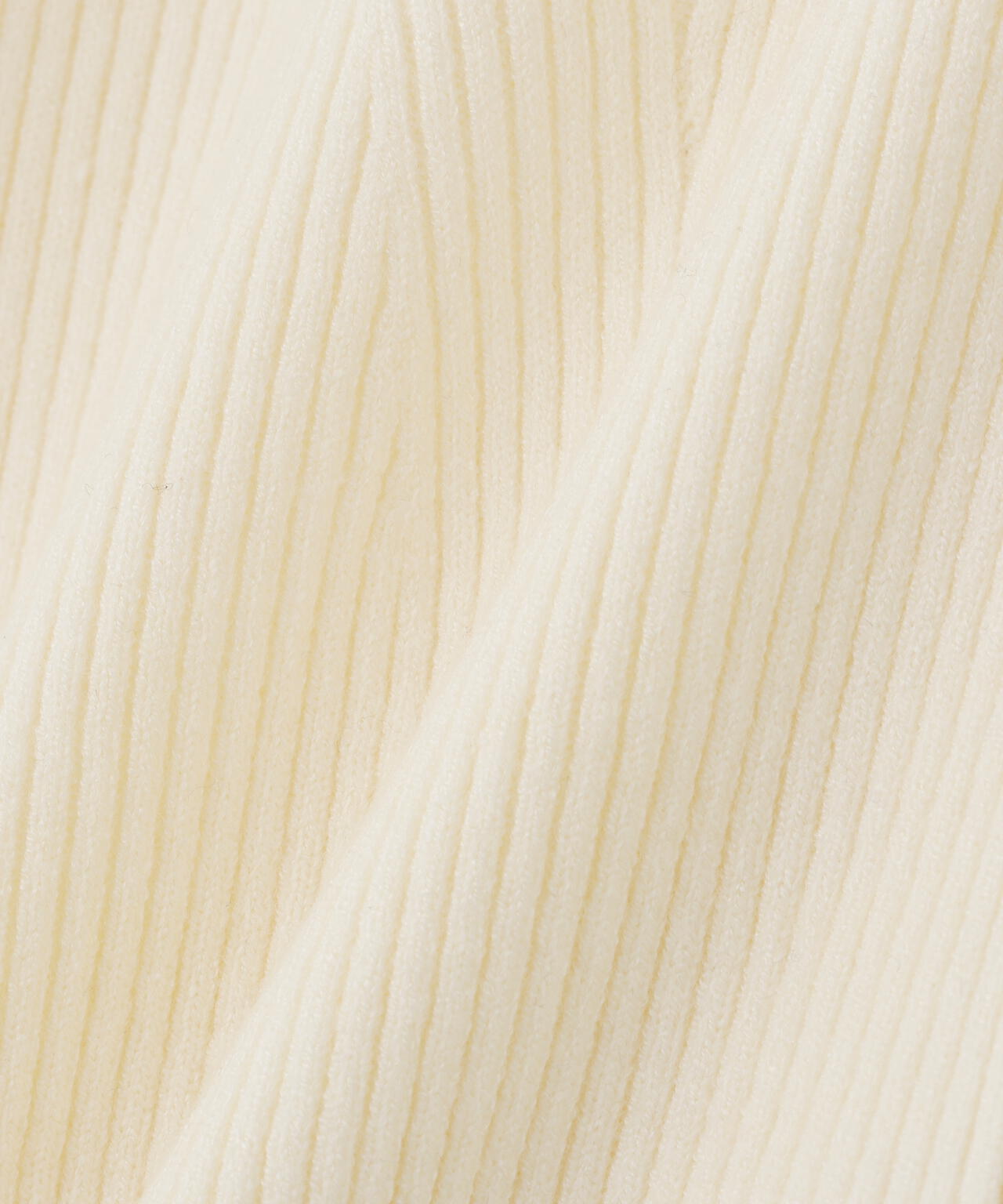 【岸本セシルさん着用】ポロ襟フレアカフスニット