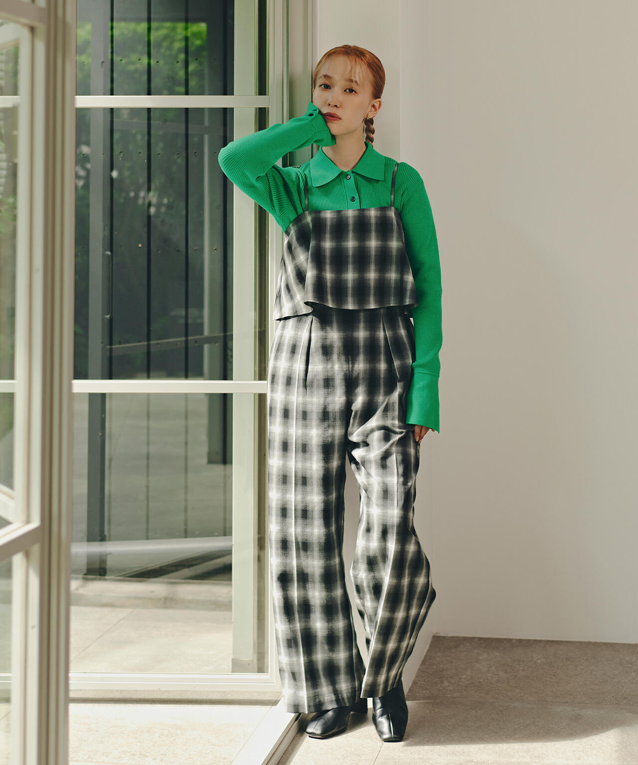 【岸本セシルさん着用】ポロ襟フレアカフスニット