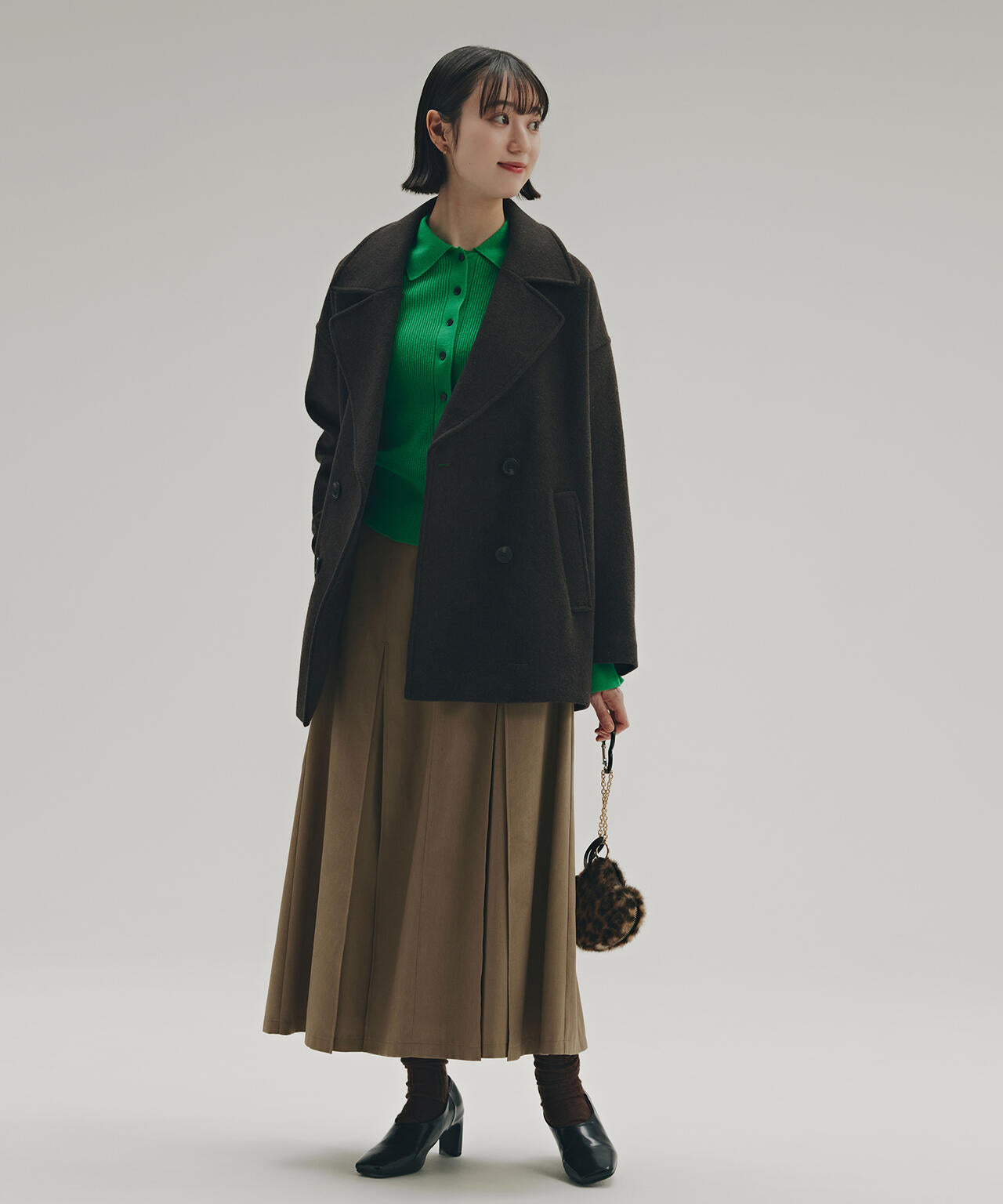 【岸本セシルさん着用】ポロ襟フレアカフスニット