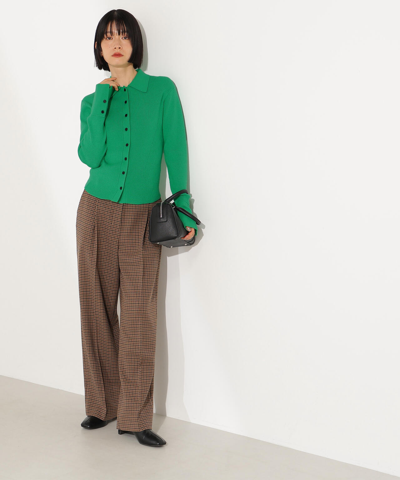 岸本セシルさん着用】ポロ襟フレアカフスニット | N. Natural Beauty