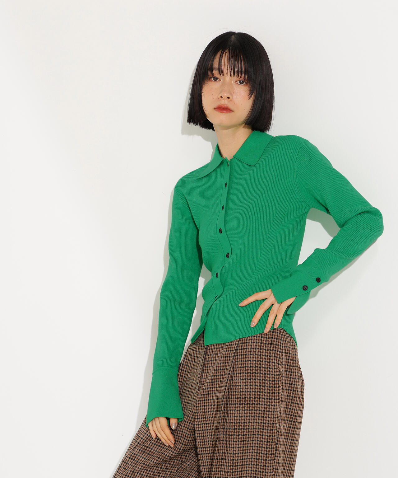 岸本セシルさん着用】ポロ襟フレアカフスニット | N. Natural Beauty