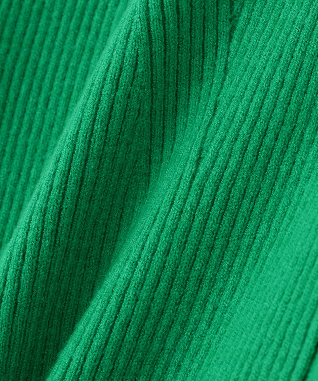 【岸本セシルさん着用】ポロ襟フレアカフスニット