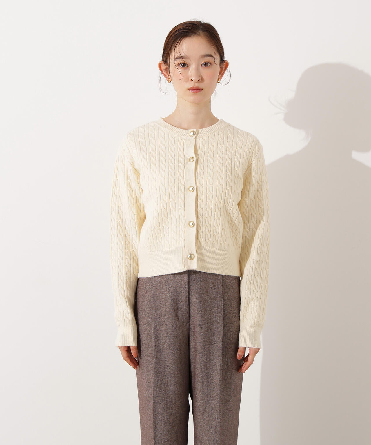 stola. メタル釦アンサンブルニット【新品・再入荷なし】 小室安未さん着用】メタルボタンケーブルアンサンブル | N. Natural