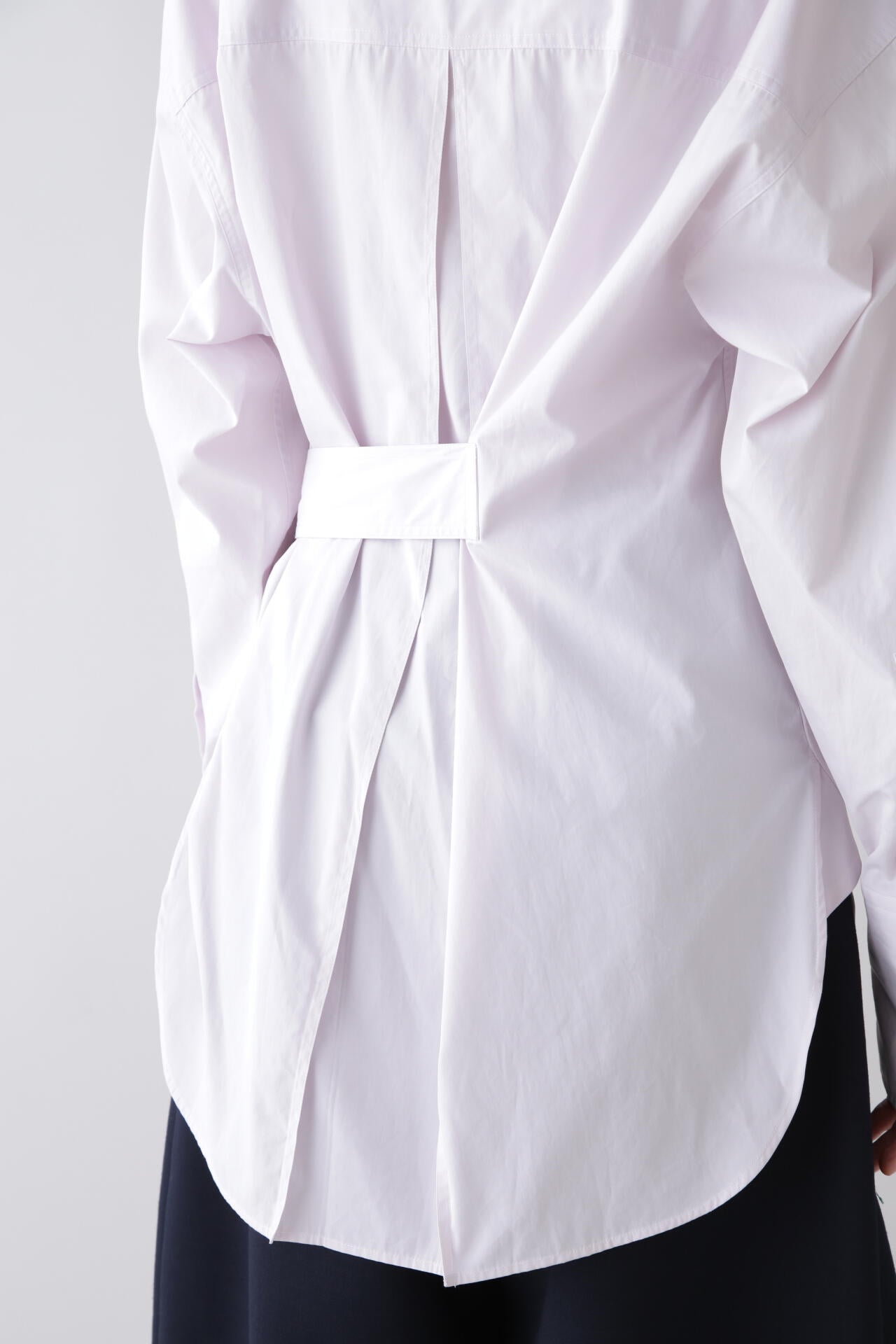 STUDIO NICHOLSON / WSHD ORGANIC COTTON TIE WAISTED SHIRT