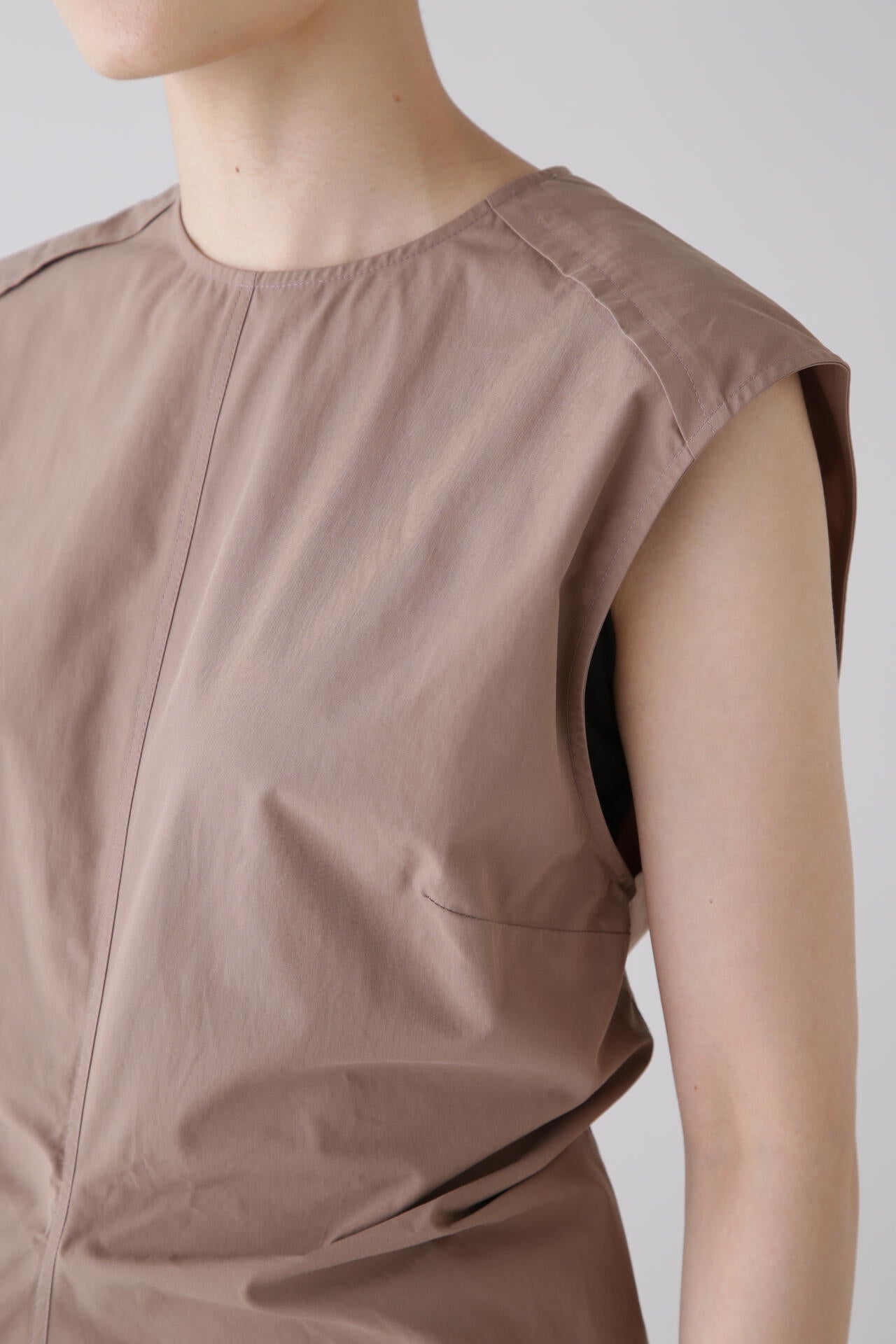 STUDIO NICHOLSON / POWDER COTTON DRAPE TOP