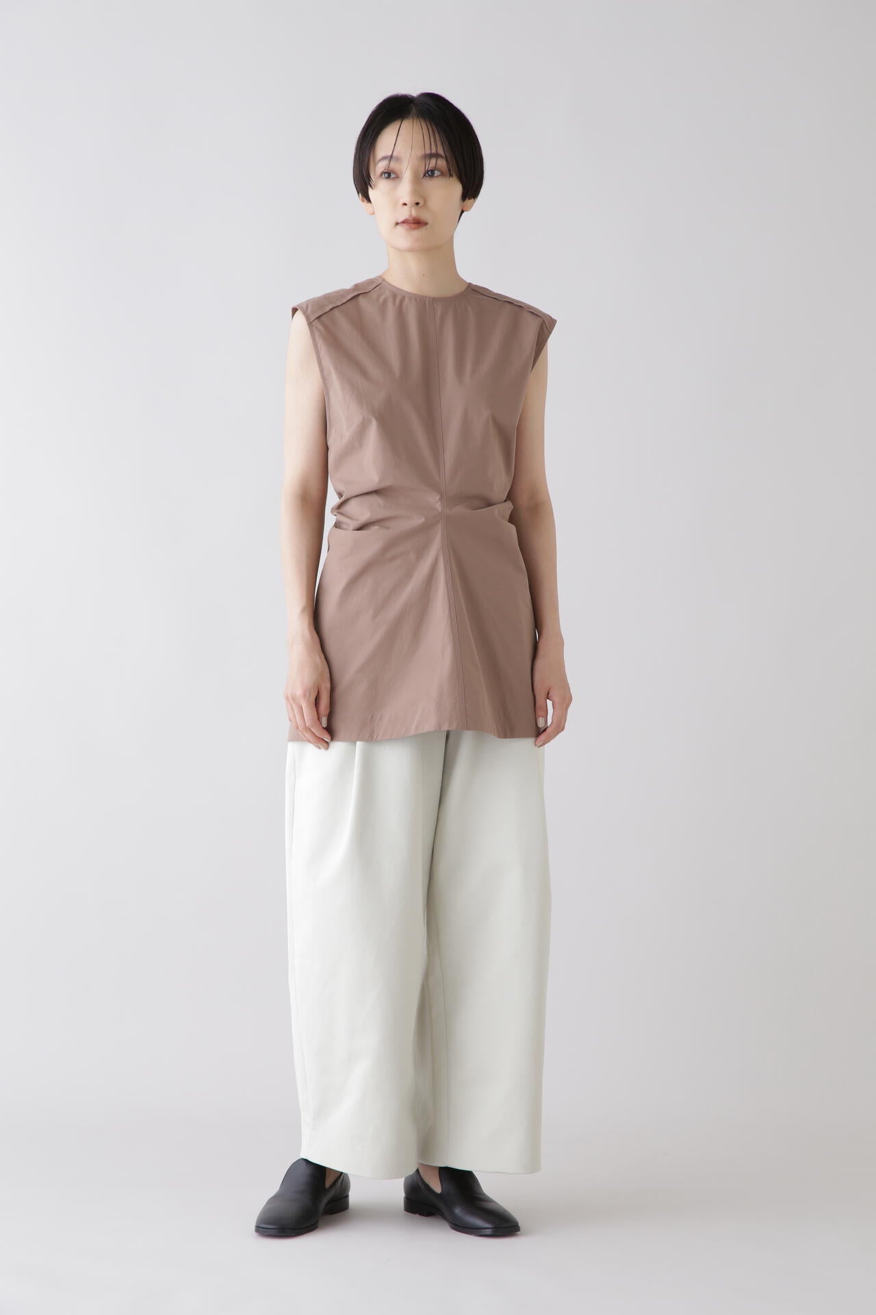 STUDIO NICHOLSON / POWDER COTTON DRAPE TOP