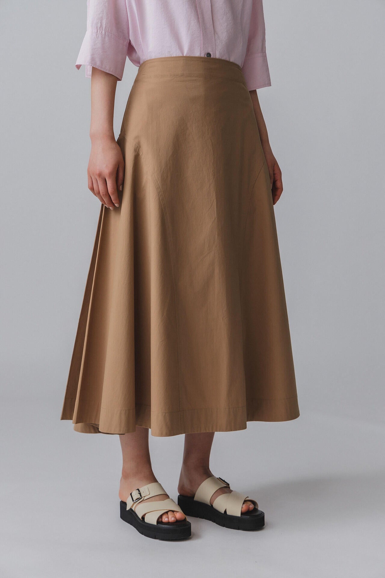 STUDIO NICHOLSON / POWDER COTTON SIDE PEPLUM SKIRT