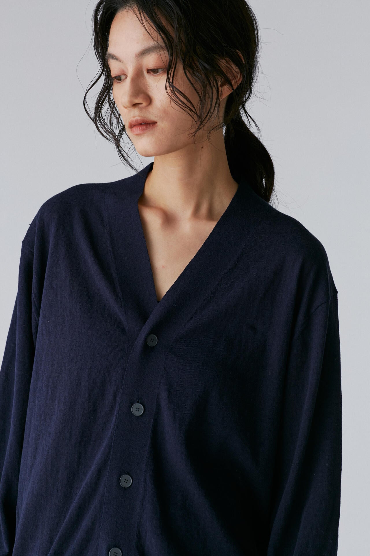 ATON / RECYCLED FRESCA V-NECK CARDIGAN | THE LIBRARY（ザ ライブ