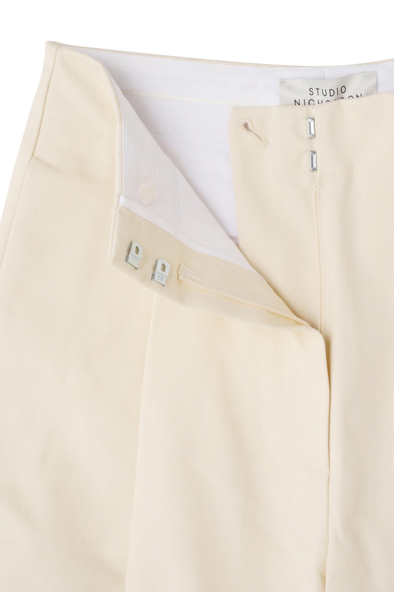 STUDIO NICHOLSON / PEACHED COTTON TWILL DEEP PLEAT VOLUME | THE