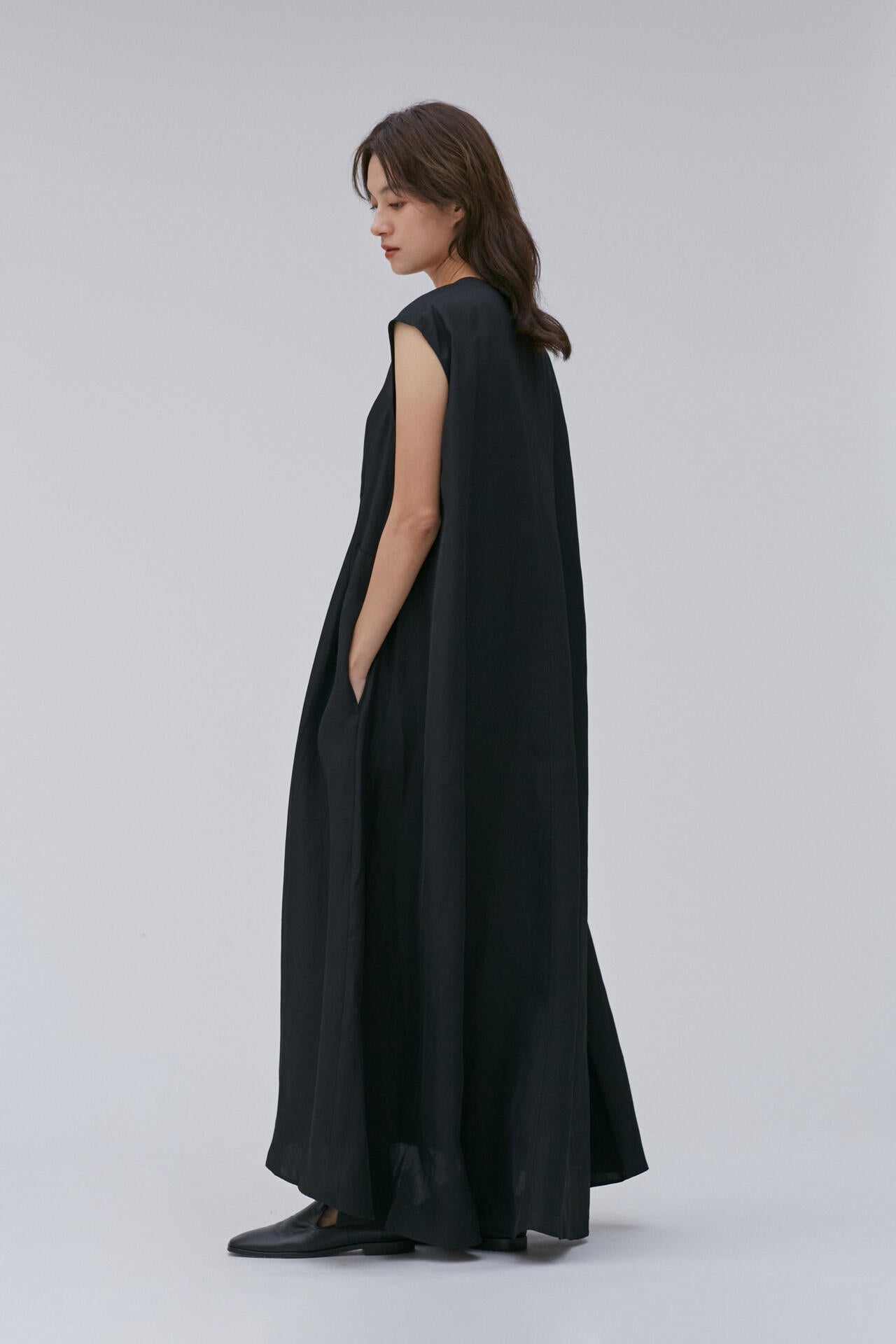 STUDIO NICHOLSON / VISCOSE LINEN SLEEVELESS VOLUME DRESS
