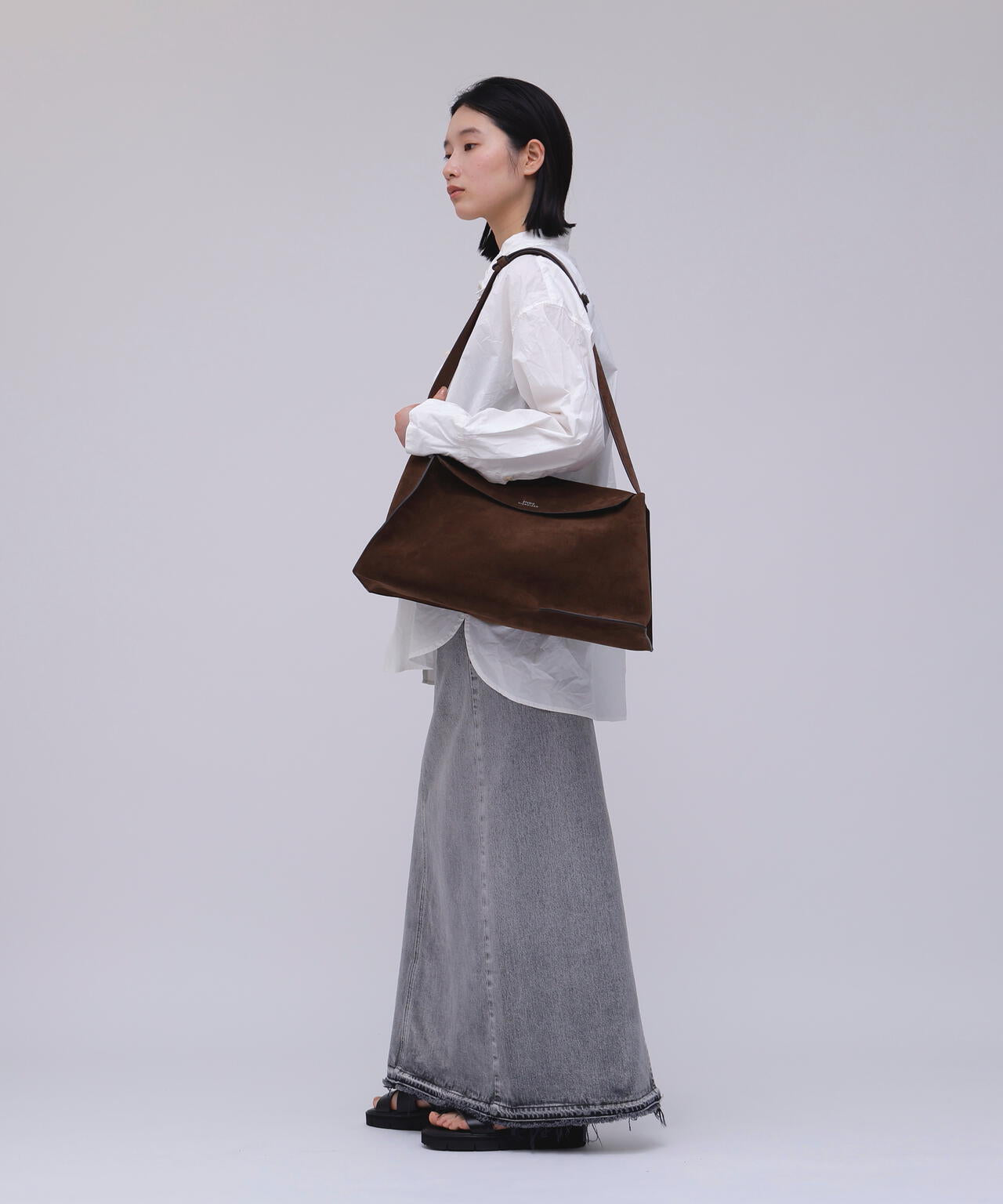 既購入ok.2019ミラノコレクシュン本体 STUDIO NICHOLSON / VESUVIO SUEDE THE FOLDED SHOULDER BAG | THE