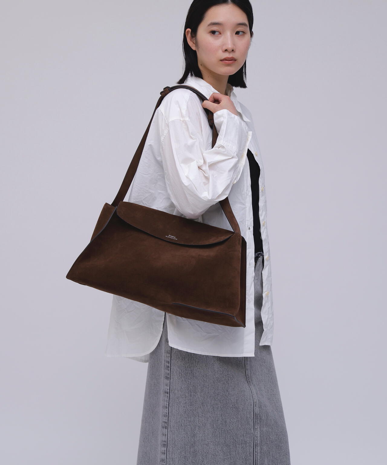 STUDIO NICHOLSON / VESUVIO SUEDE THE FOLDED SHOULDER BAG | THE