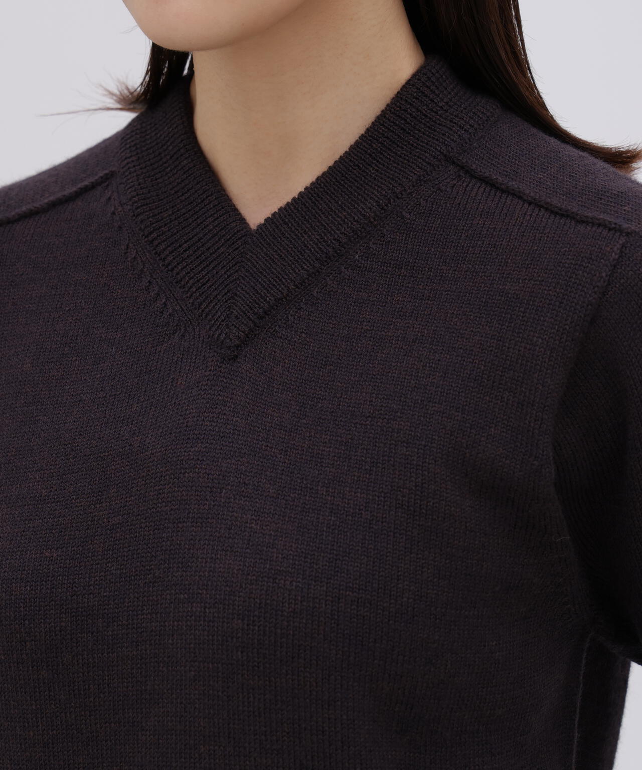 STUDIO NICHOLSON / EXTRAFINE MERINO V NECK JUMPER | THE LIBRARY