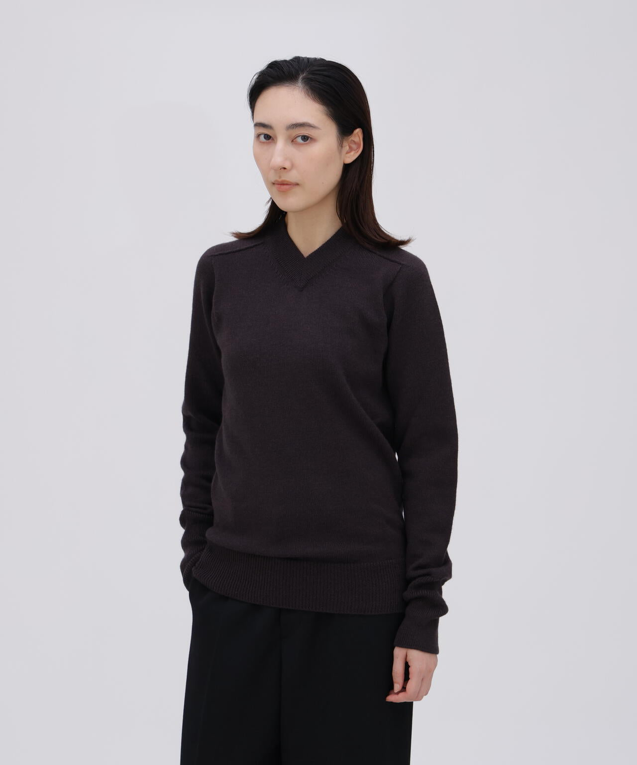 STUDIO NICHOLSON / EXTRAFINE MERINO V NECK JUMPER | THE LIBRARY