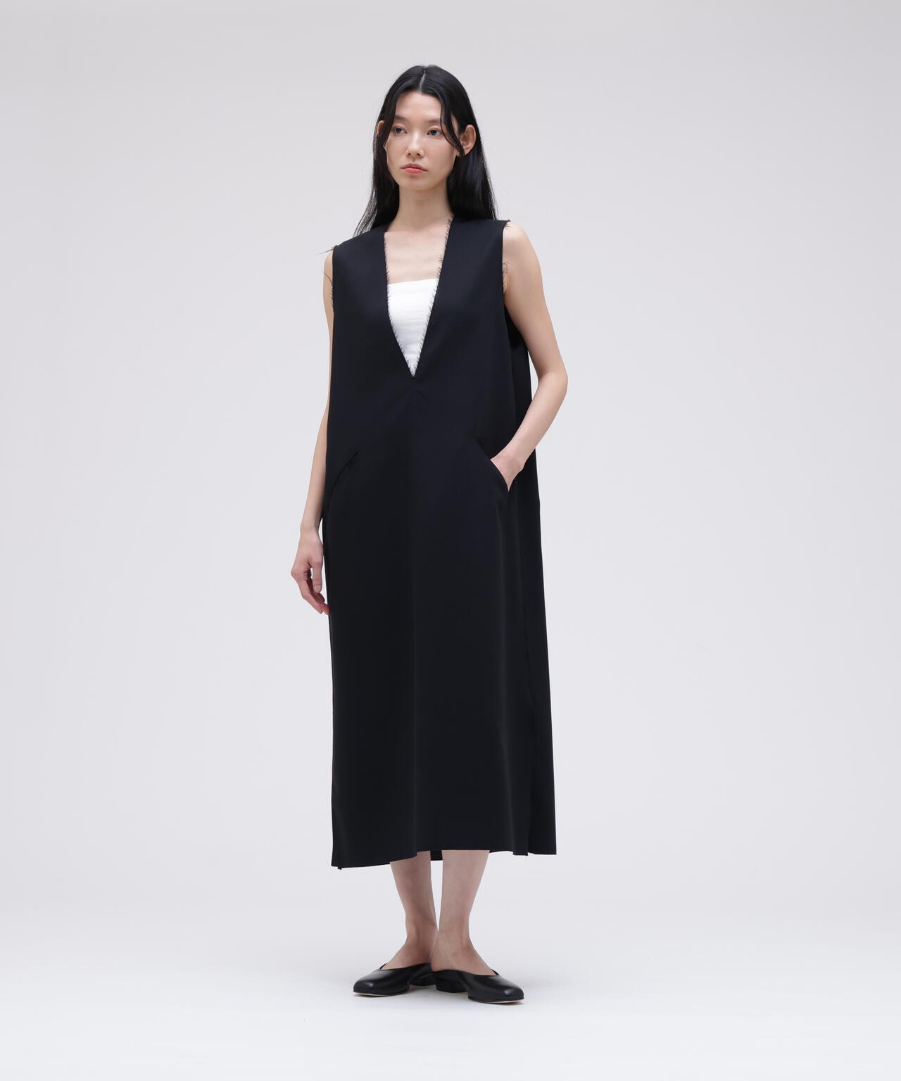 IRENISA / SLIT NECK SLEEVELESS DRESS | THE LIBRARY（ザ ライブ
